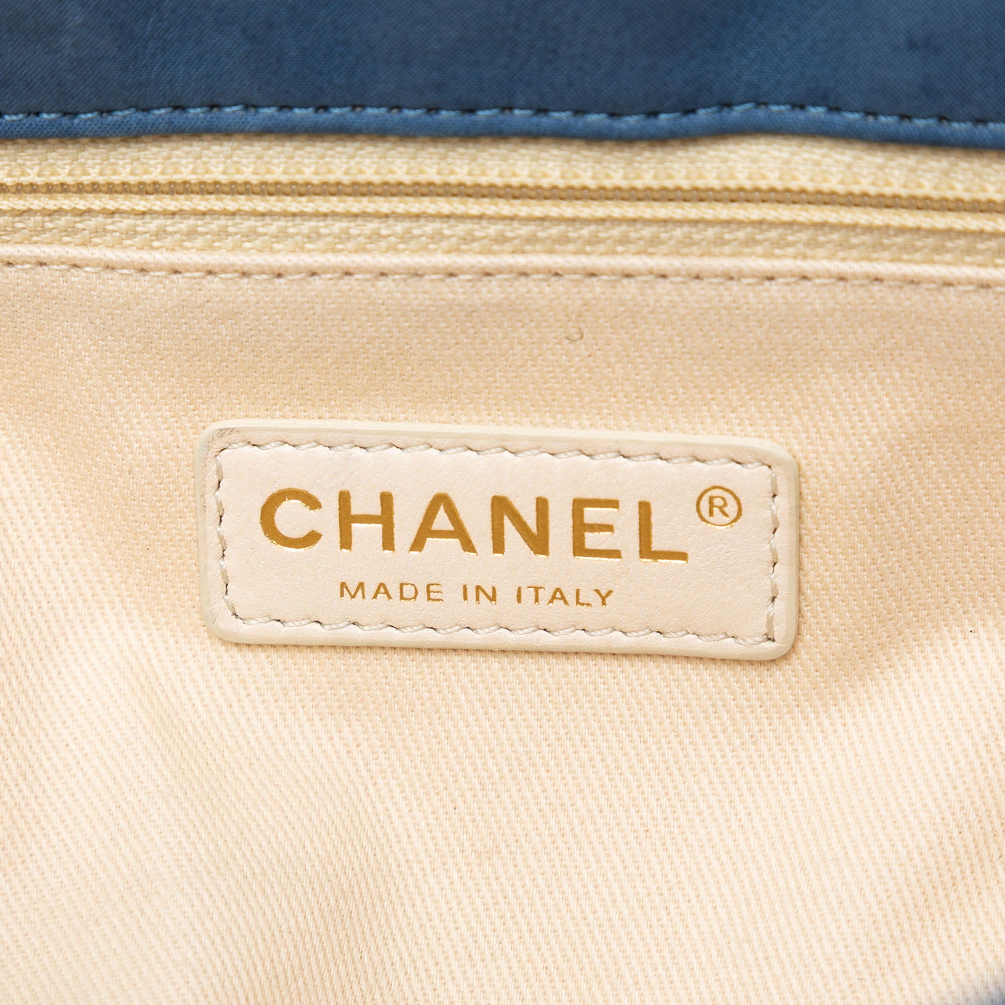 Chanel Large Quilted Iridescent Calfskin Chic Quilt Flap - image 6