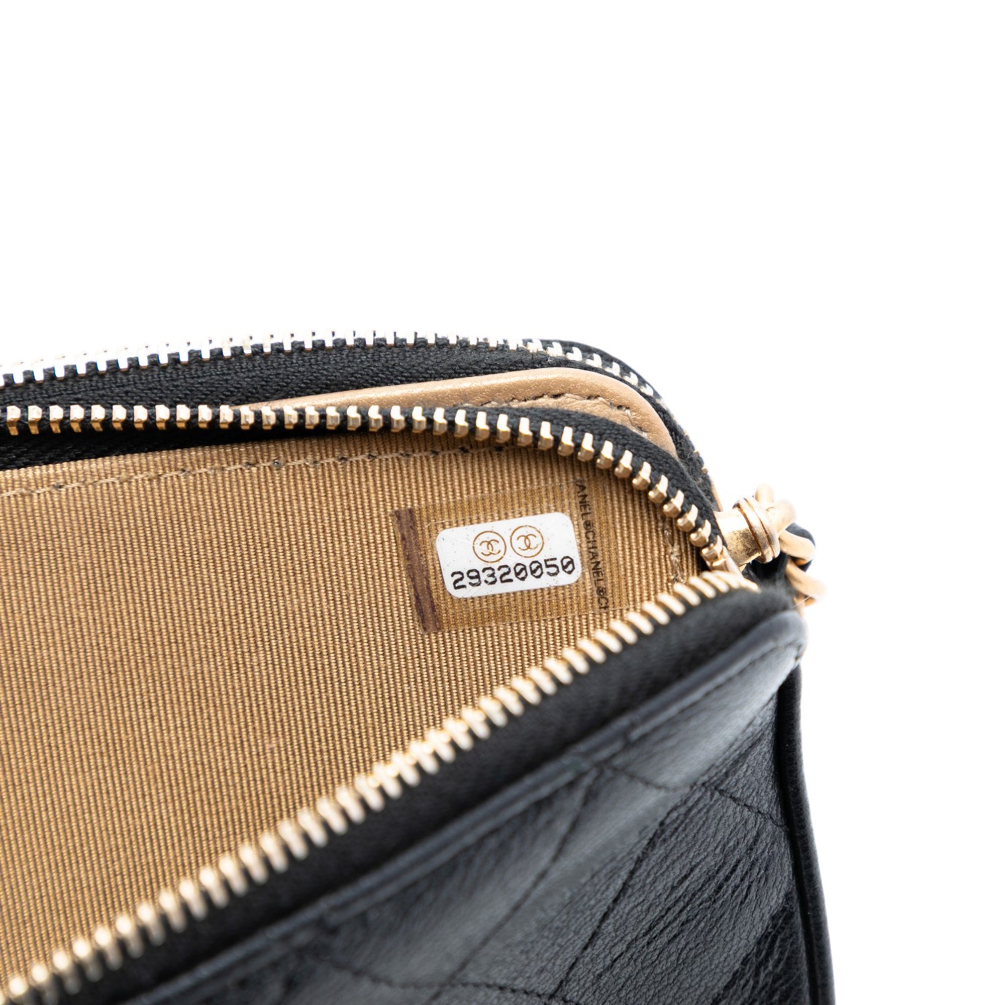 Chanel CC Quilted Goatskin Chic Pearls Double Zip Clutch With Chain - image 5