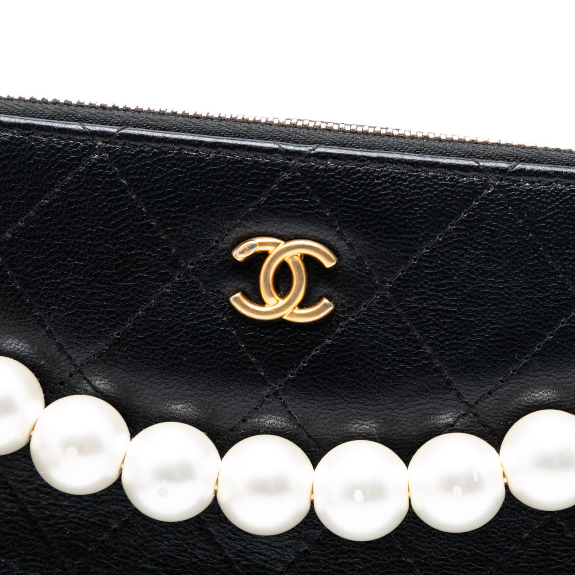 Chanel CC Quilted Goatskin Chic Pearls Double Zip Clutch With Chain - image 6