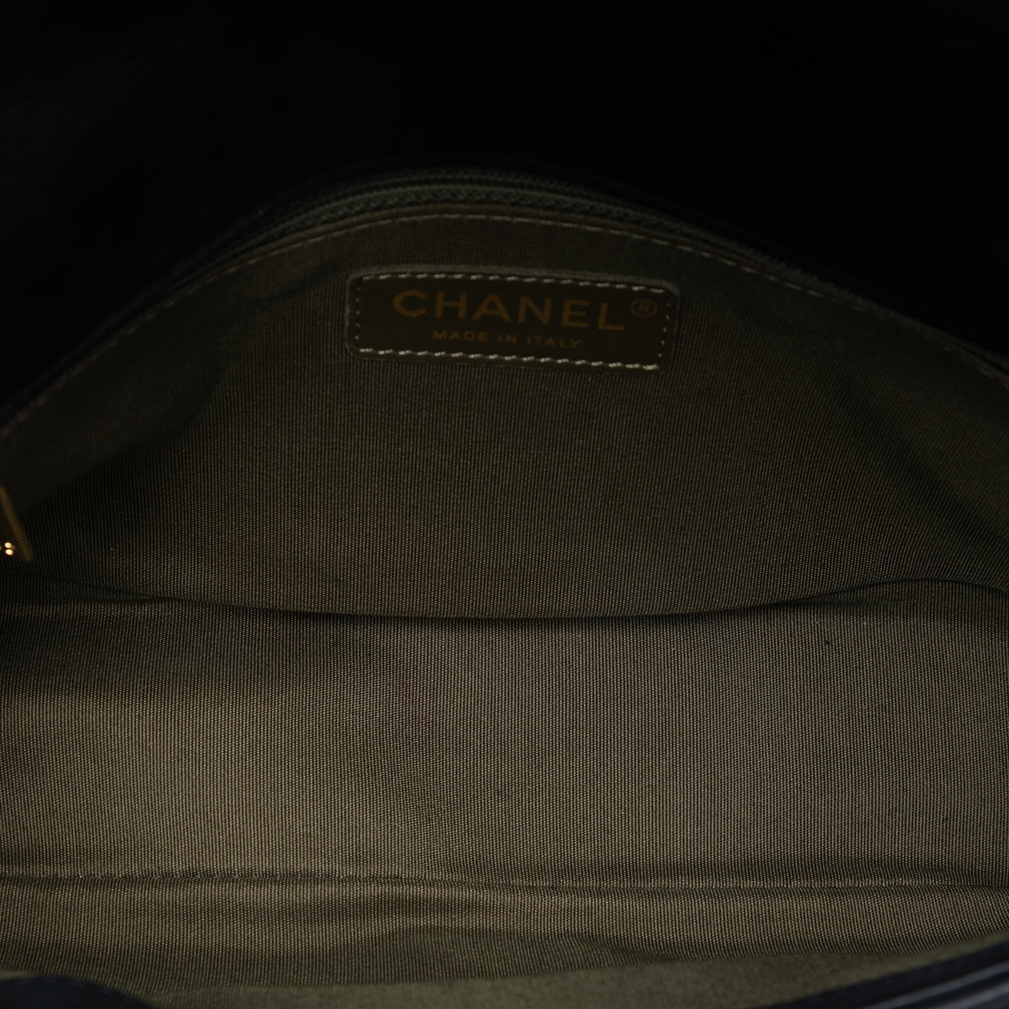 Chanel Calfskin Ultra Stitch Heart Flap - image 4