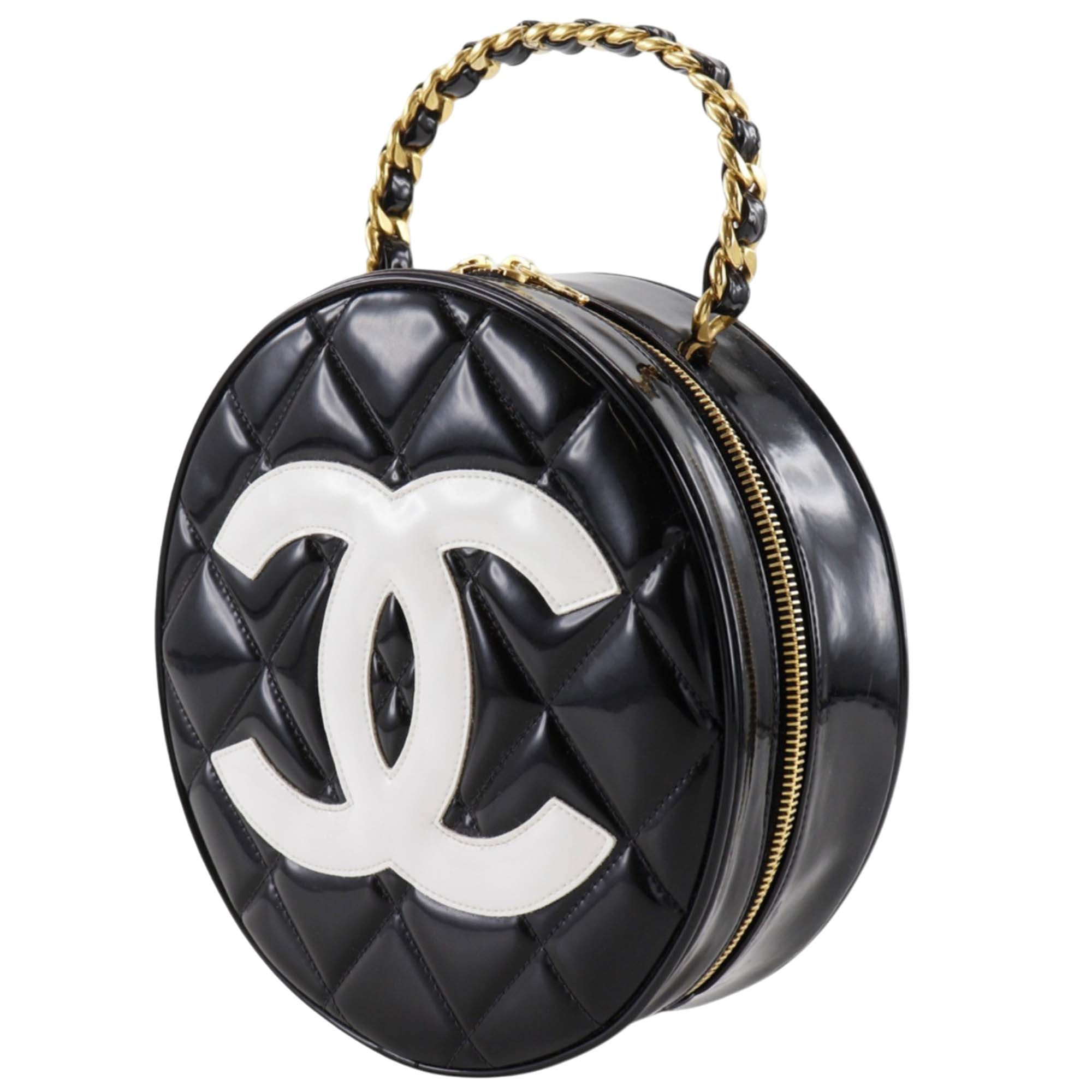 Chanel CC Quilted Patent Round Vanity Bag - image 15