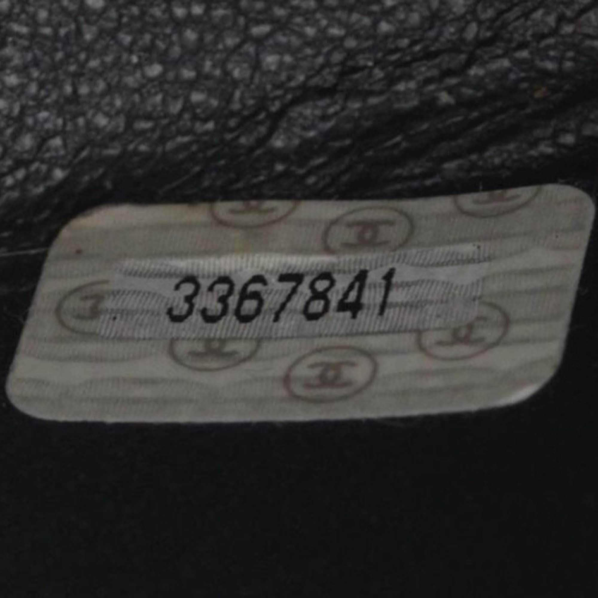 Chanel CC Quilted Patent Round Vanity Bag - image 5