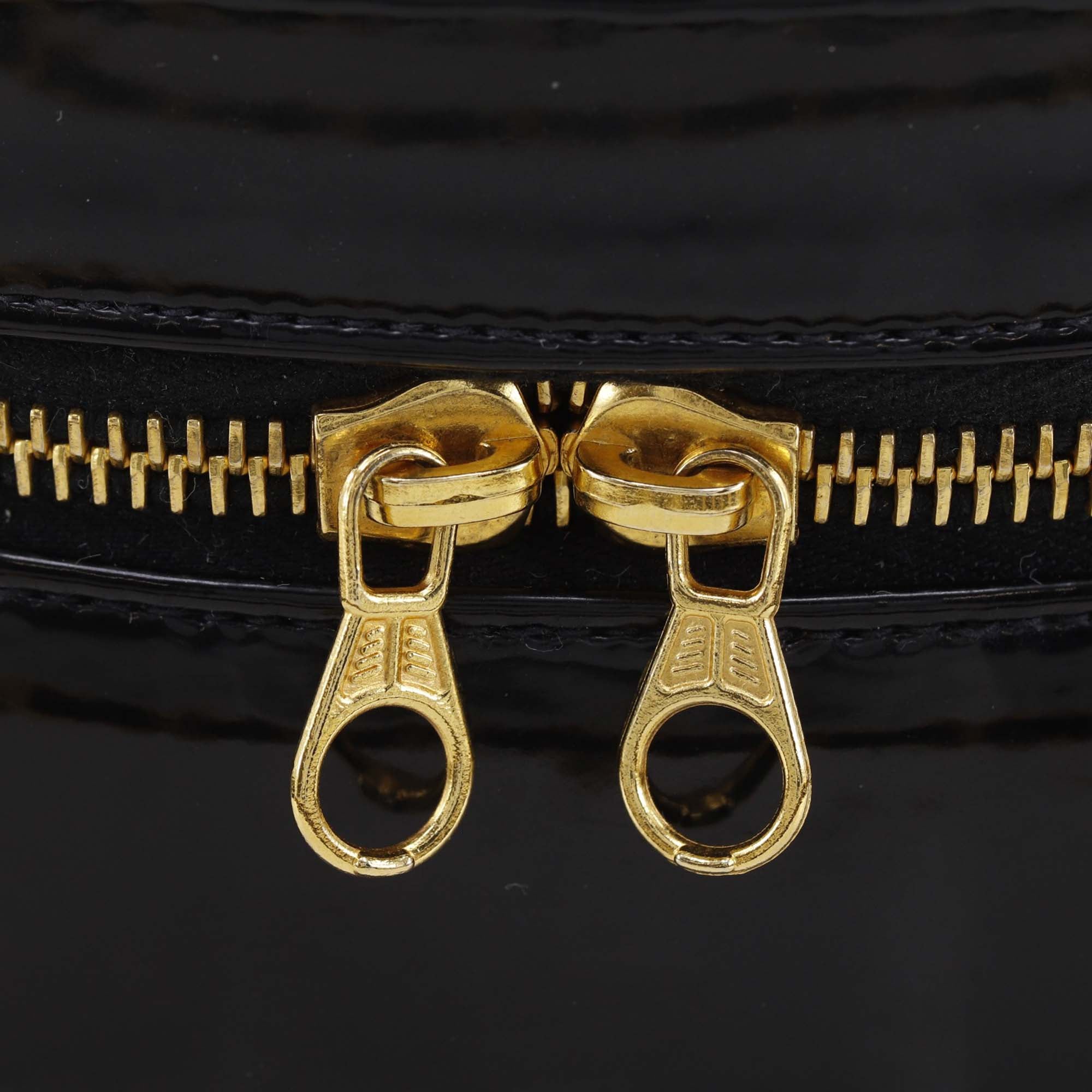 Chanel CC Quilted Patent Round Vanity Bag - image 6
