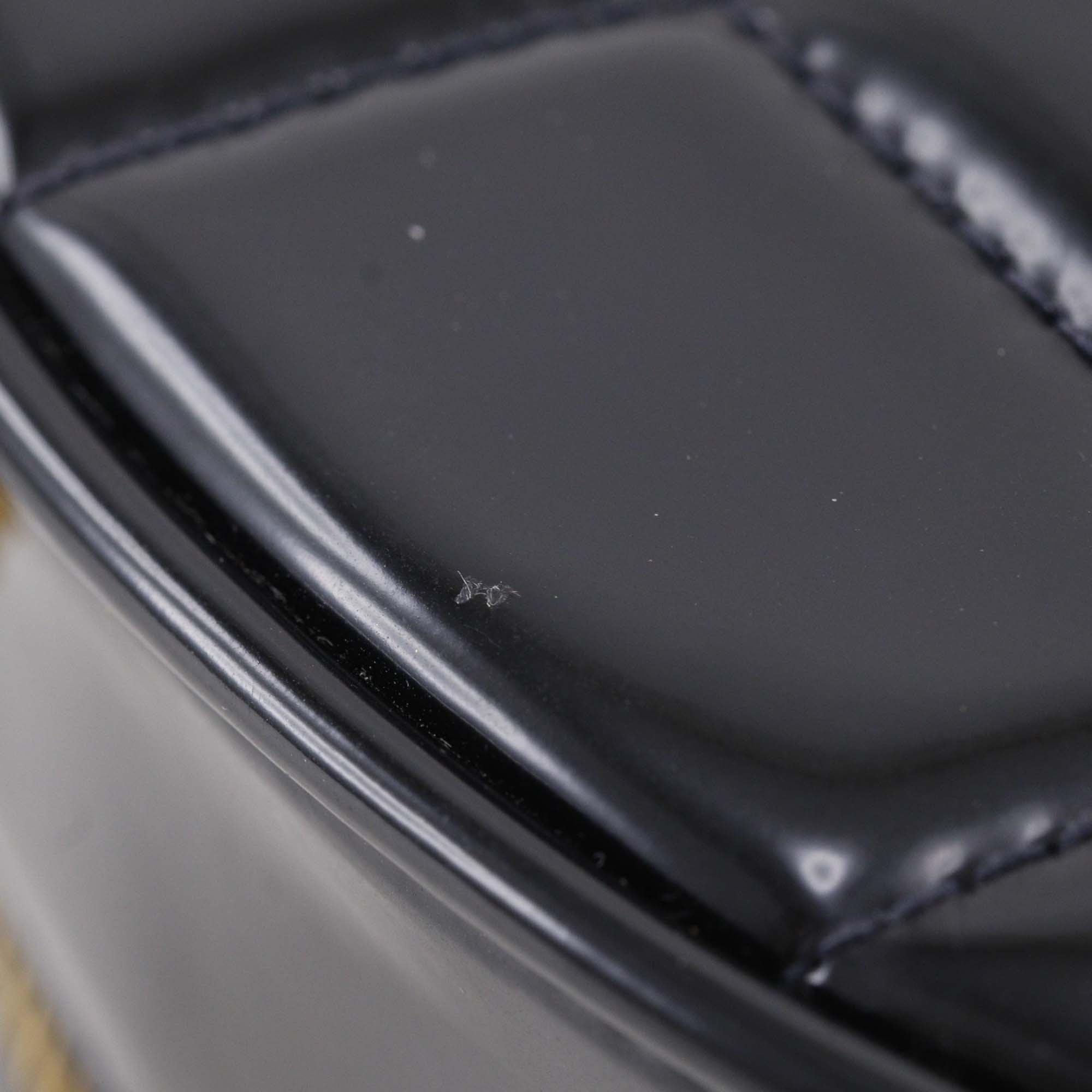 Chanel CC Quilted Patent Round Vanity Bag - image 8