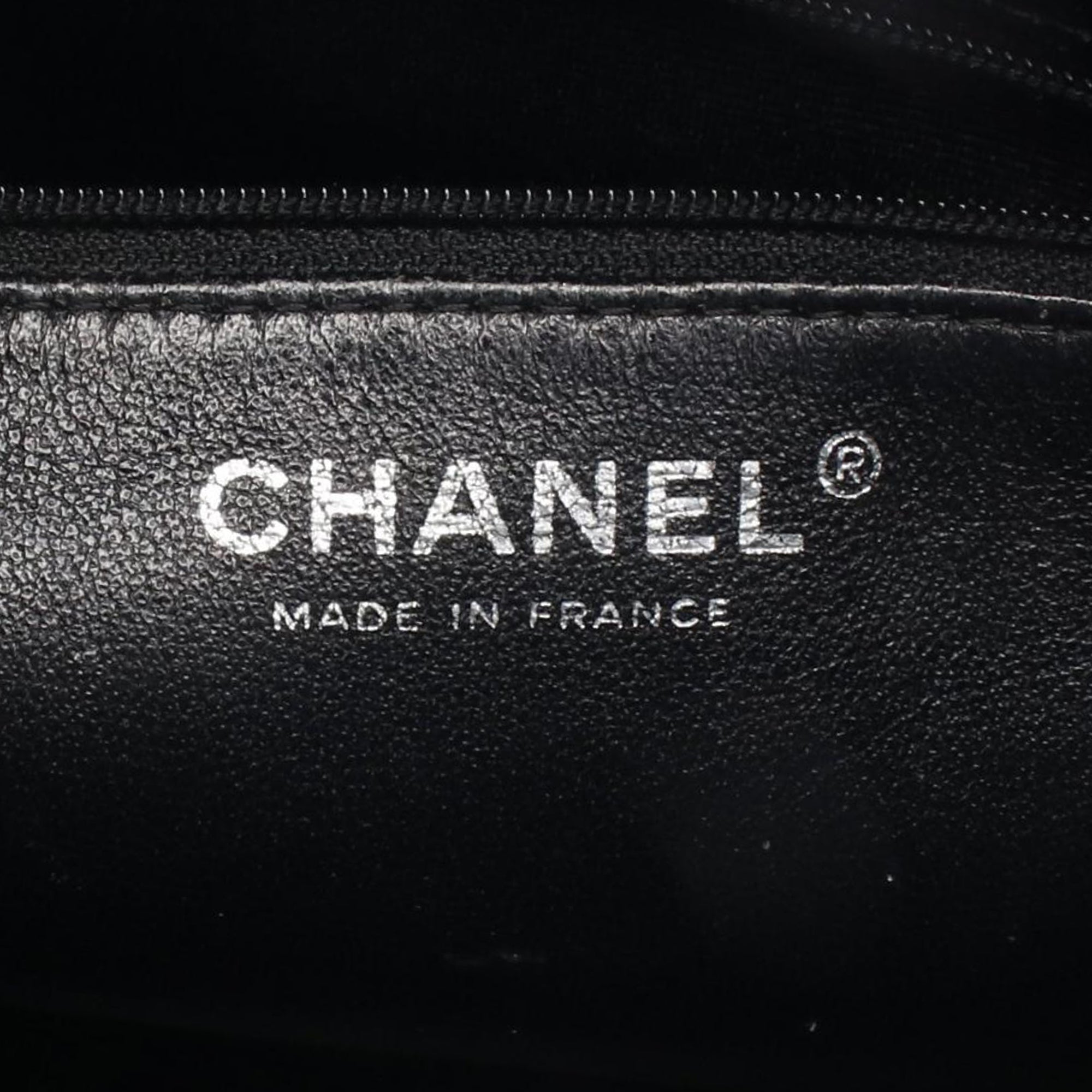Chanel Caviar Medallion Tote - image 4