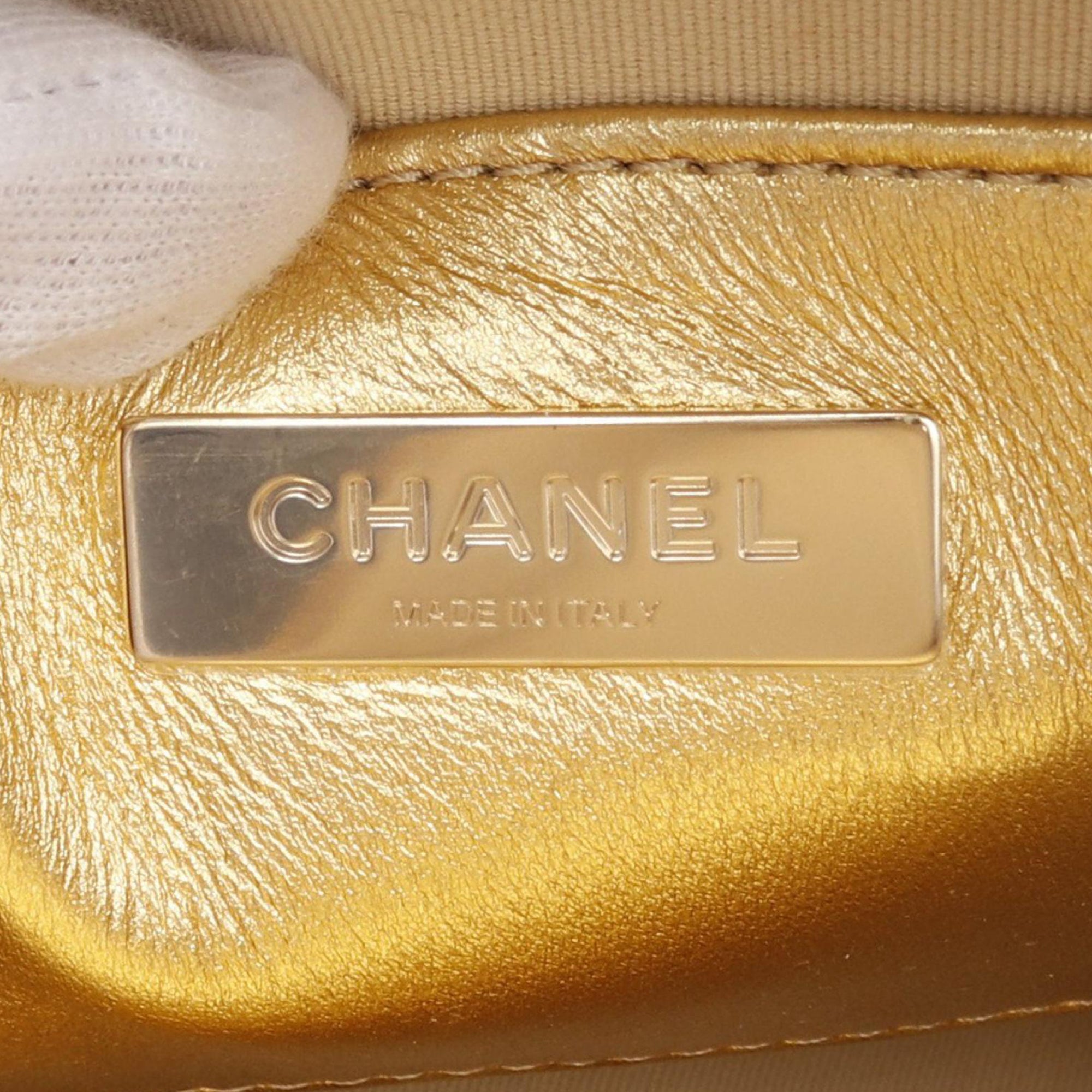 Chanel Quilted Lambskin Walk Of Fame Star Crossbody - image 4