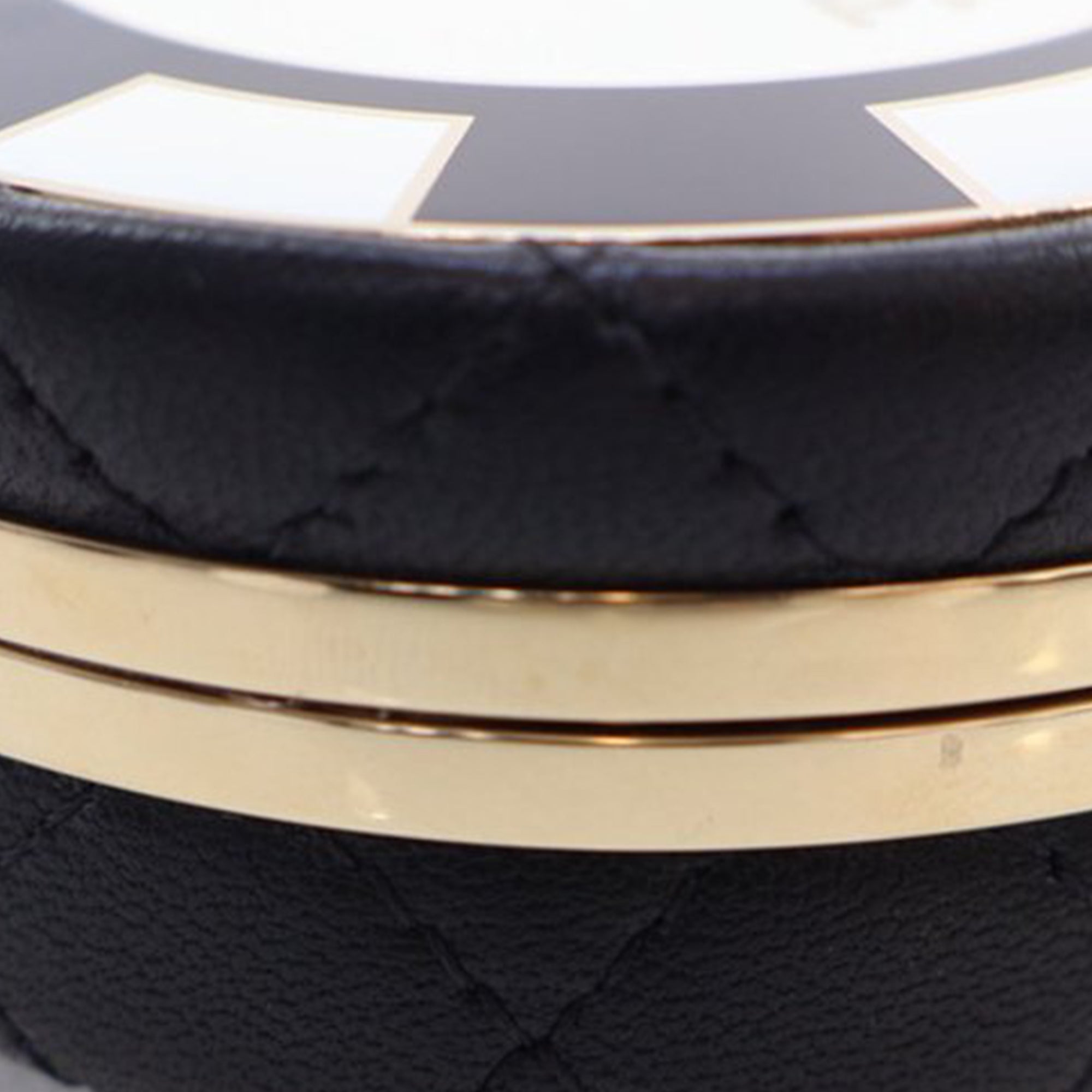 Chanel Enamel and Quilted Lambskin Round Poker Chip Clutch with Chain - image 10
