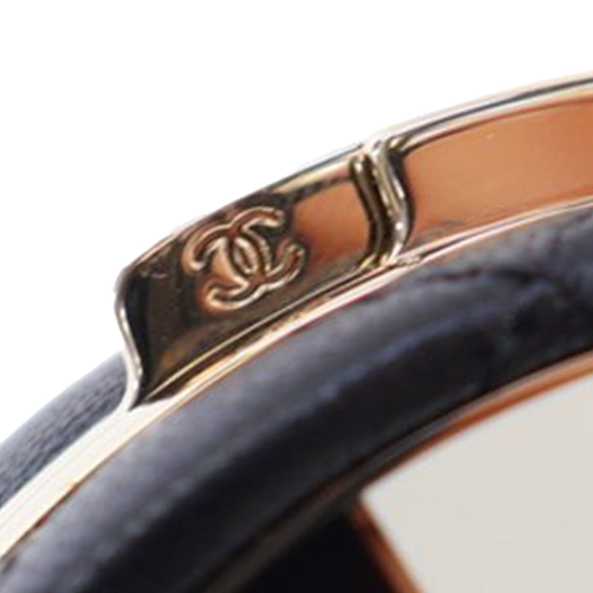Chanel Enamel and Quilted Lambskin Round Poker Chip Clutch with Chain - image 6