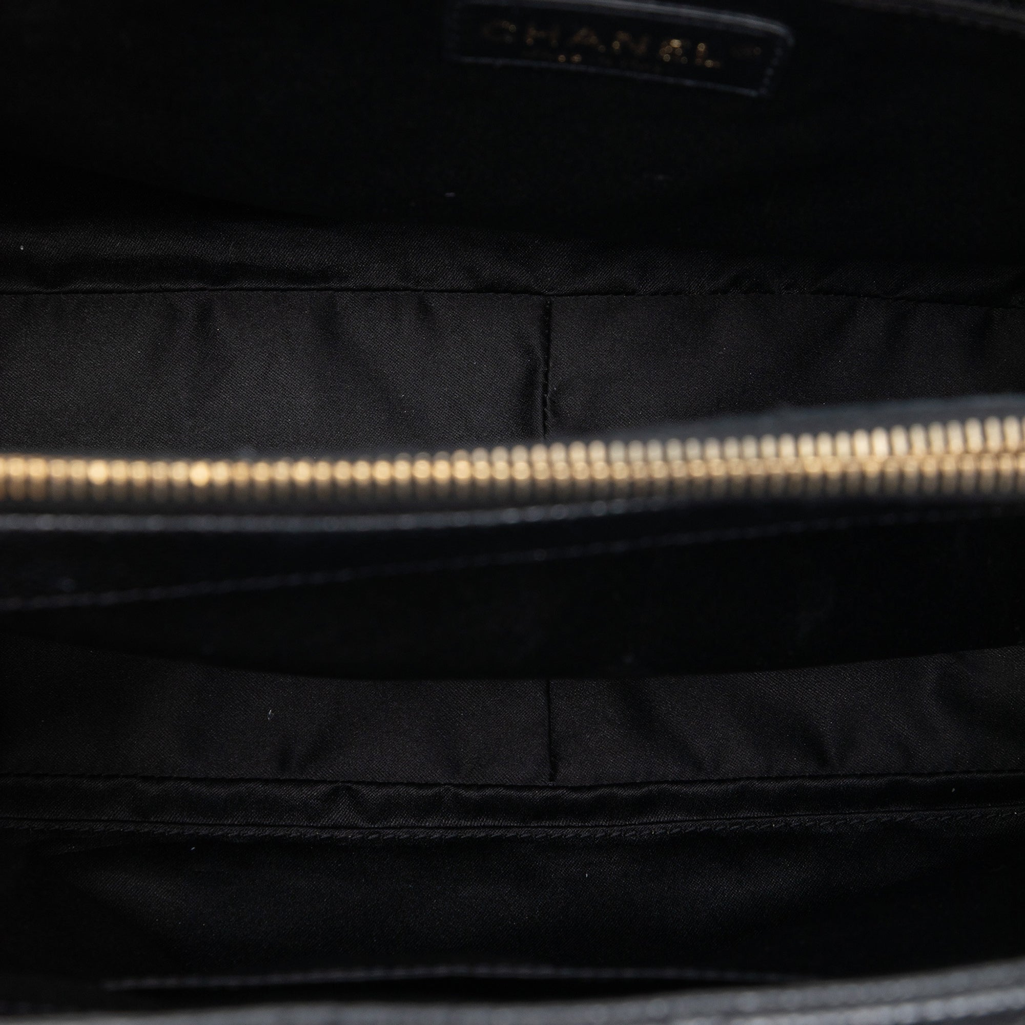 Chanel Caviar Grand Shopping Tote - image 4