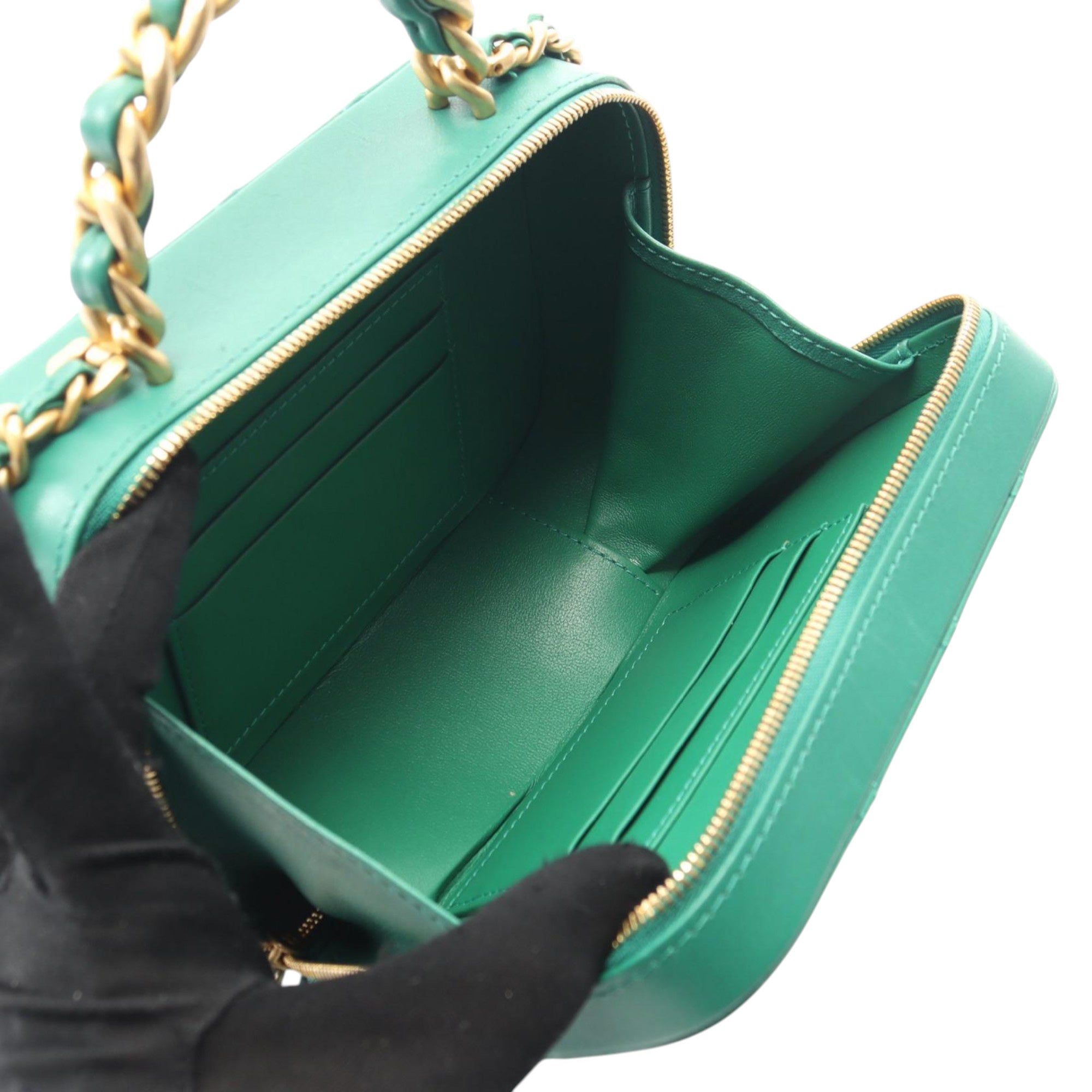 Chanel Small CC Quilted Lambskin Top Handle Vanity Case - image 3