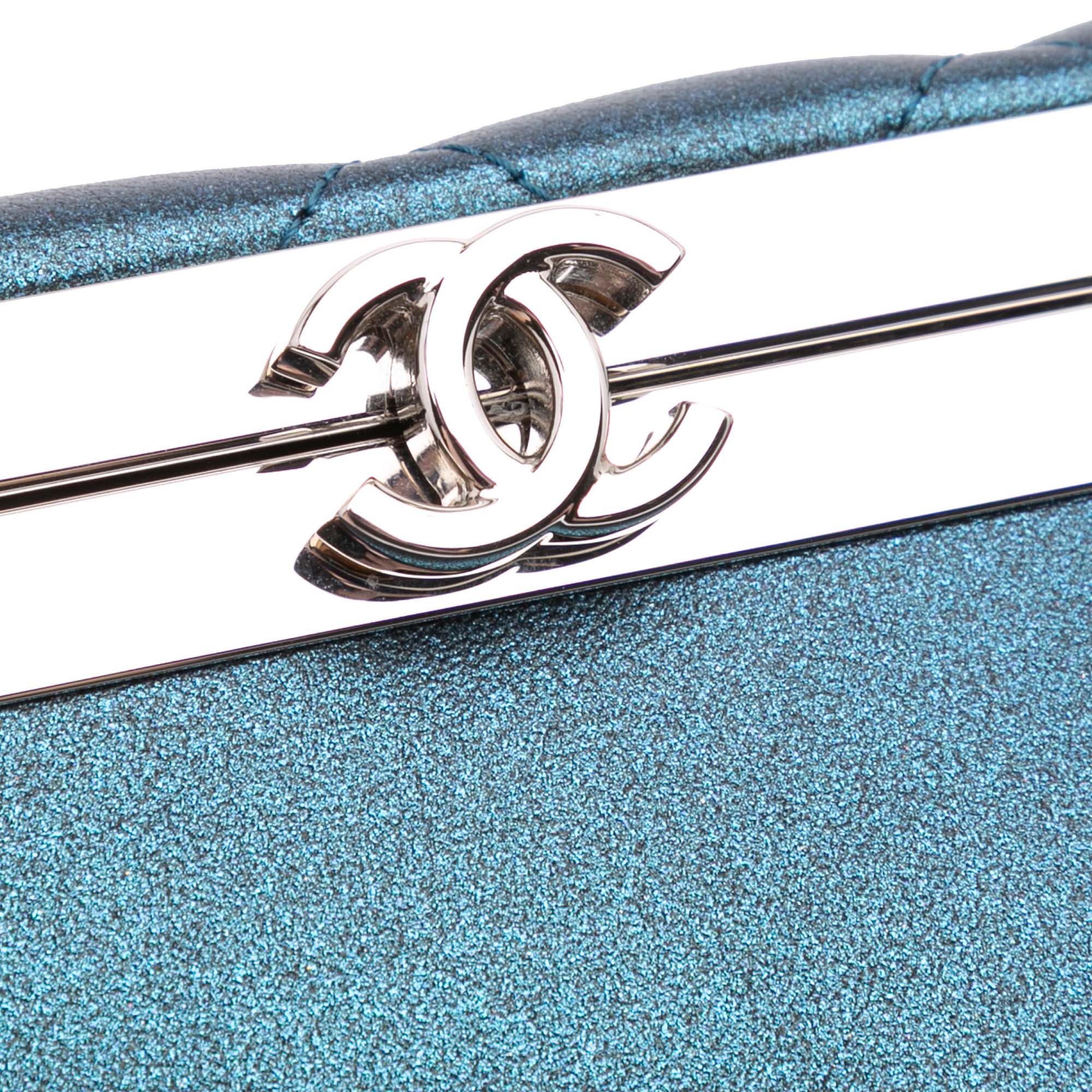 Chanel CC Metallic Calfskin Vanity Case - image 10