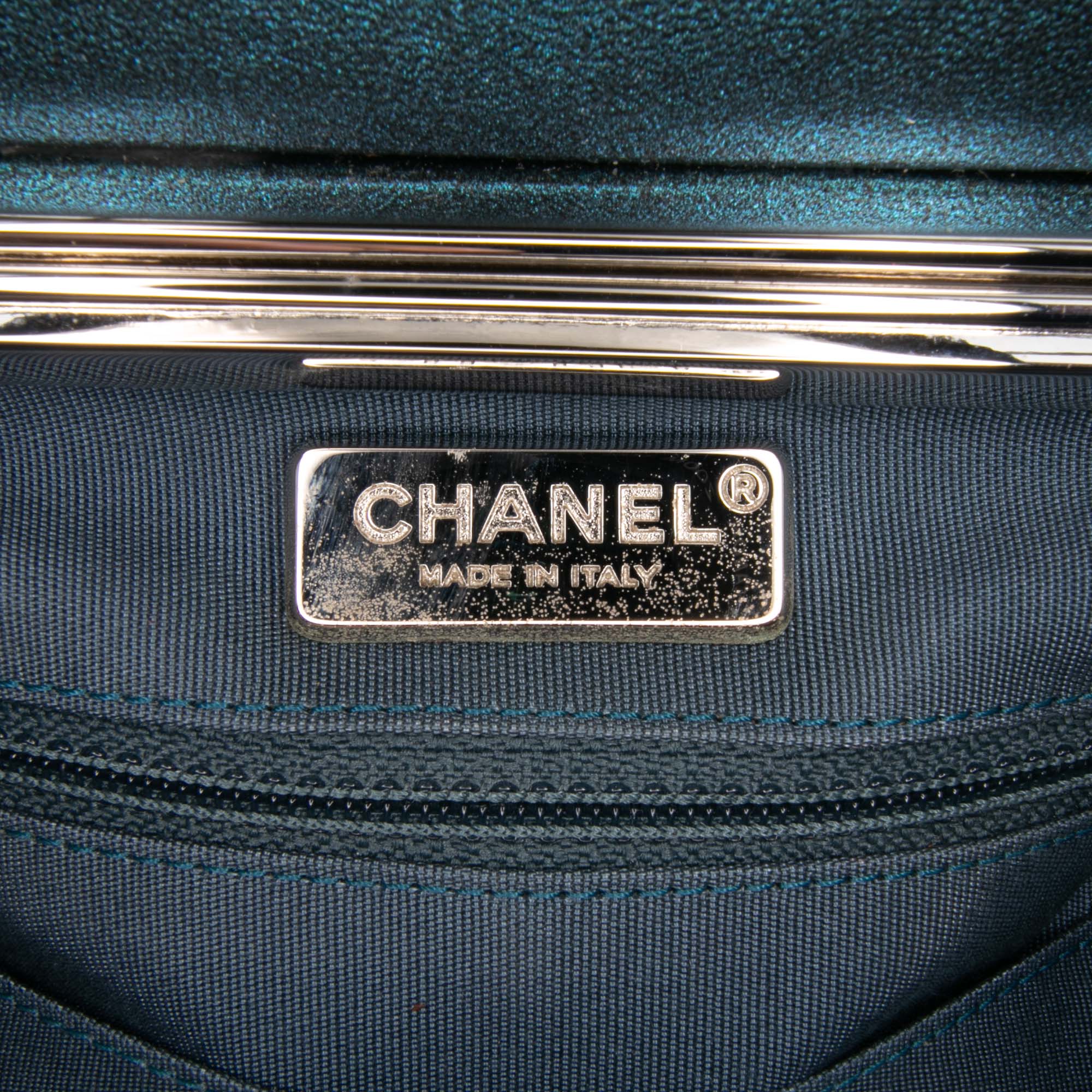 Chanel CC Metallic Calfskin Vanity Case - image 5