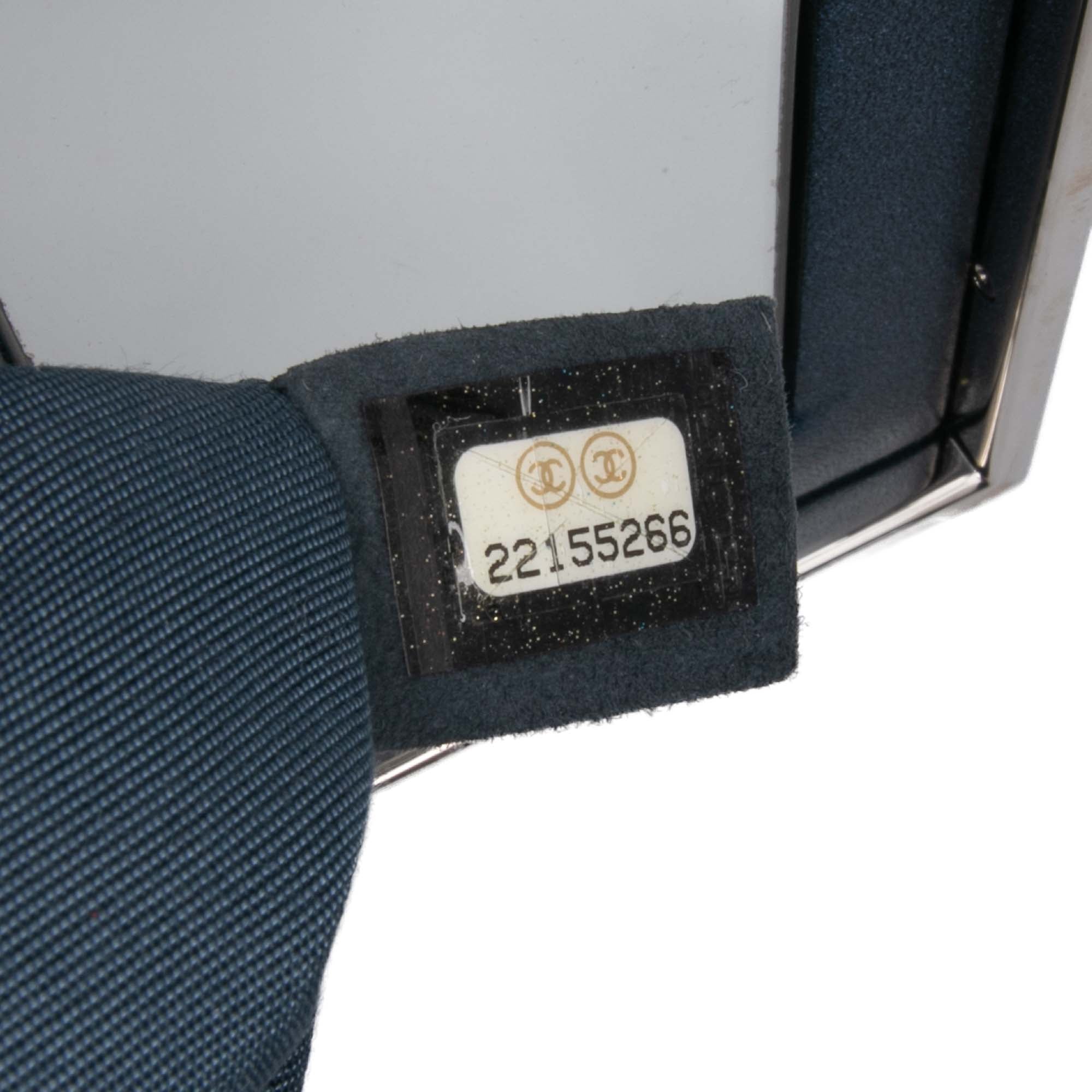 Chanel CC Metallic Calfskin Vanity Case - image 6