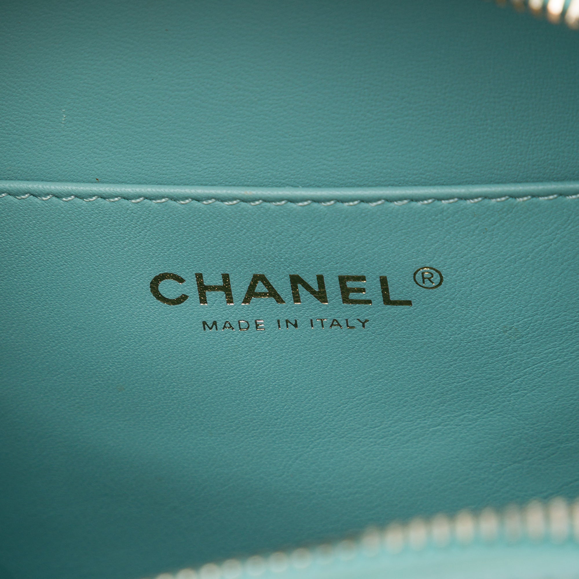 Chanel Caviar CC Filigree Vertical Vanity Case - image 5