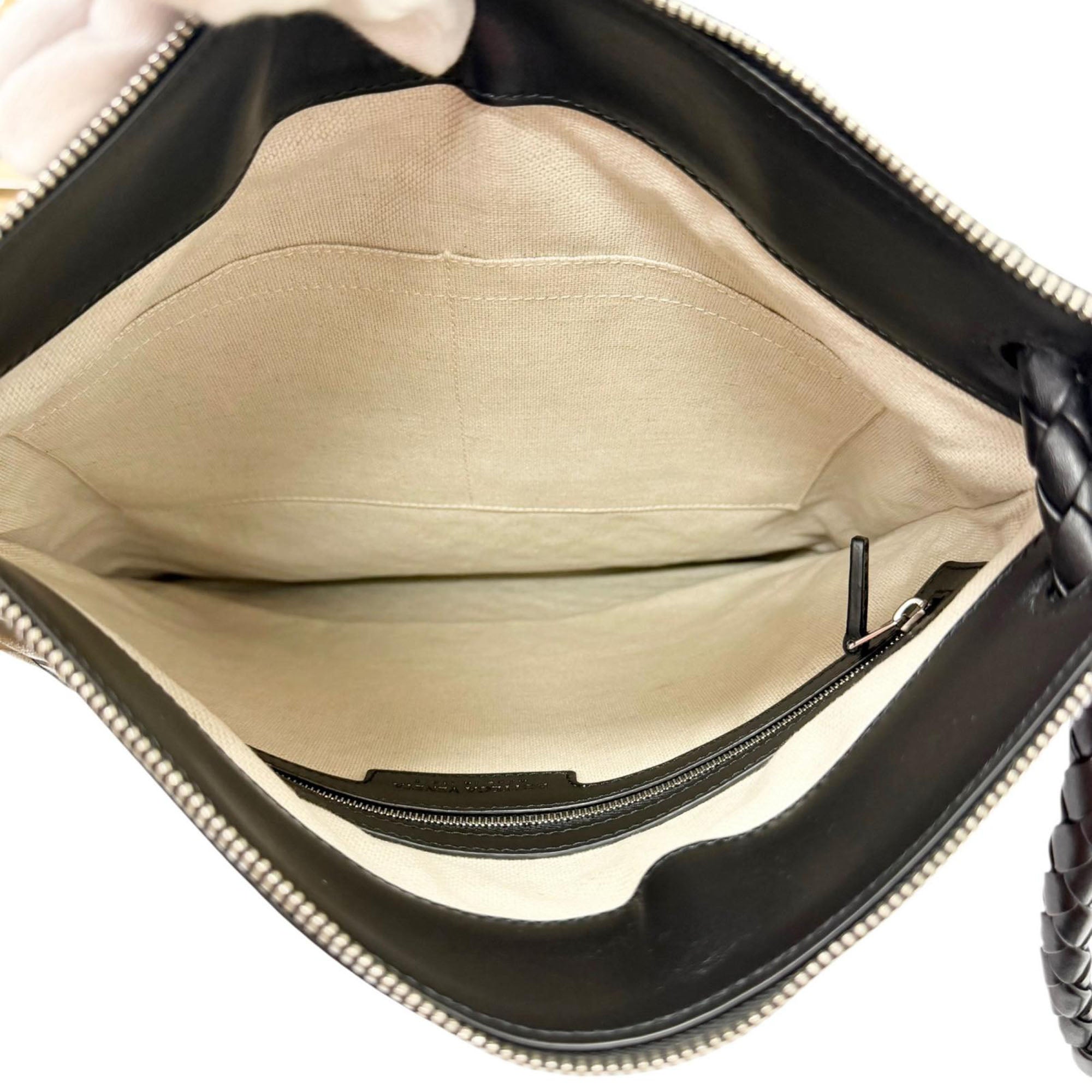 Bottega Veneta Nappa Intrecciato Andiamo Flat Messenger Bag - image 4