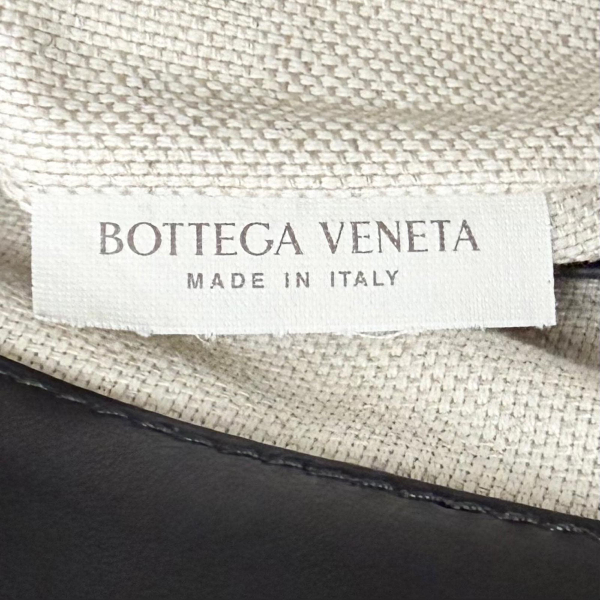 Bottega Veneta Nappa Intrecciato Andiamo Flat Messenger Bag - image 5