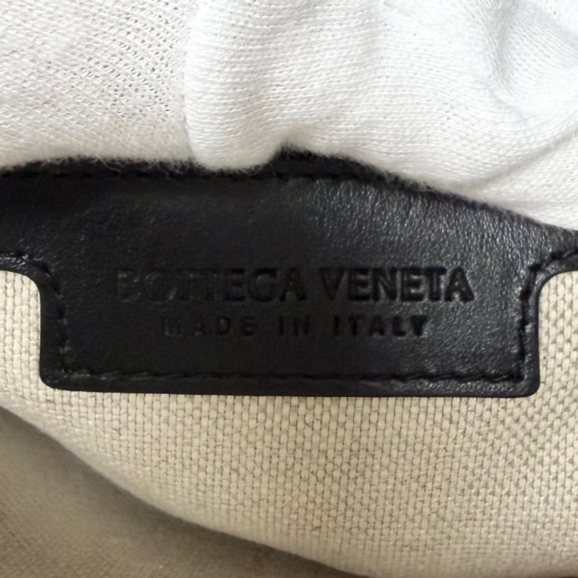 Bottega Veneta Nappa Intrecciato Andiamo Flat Messenger Bag - image 7