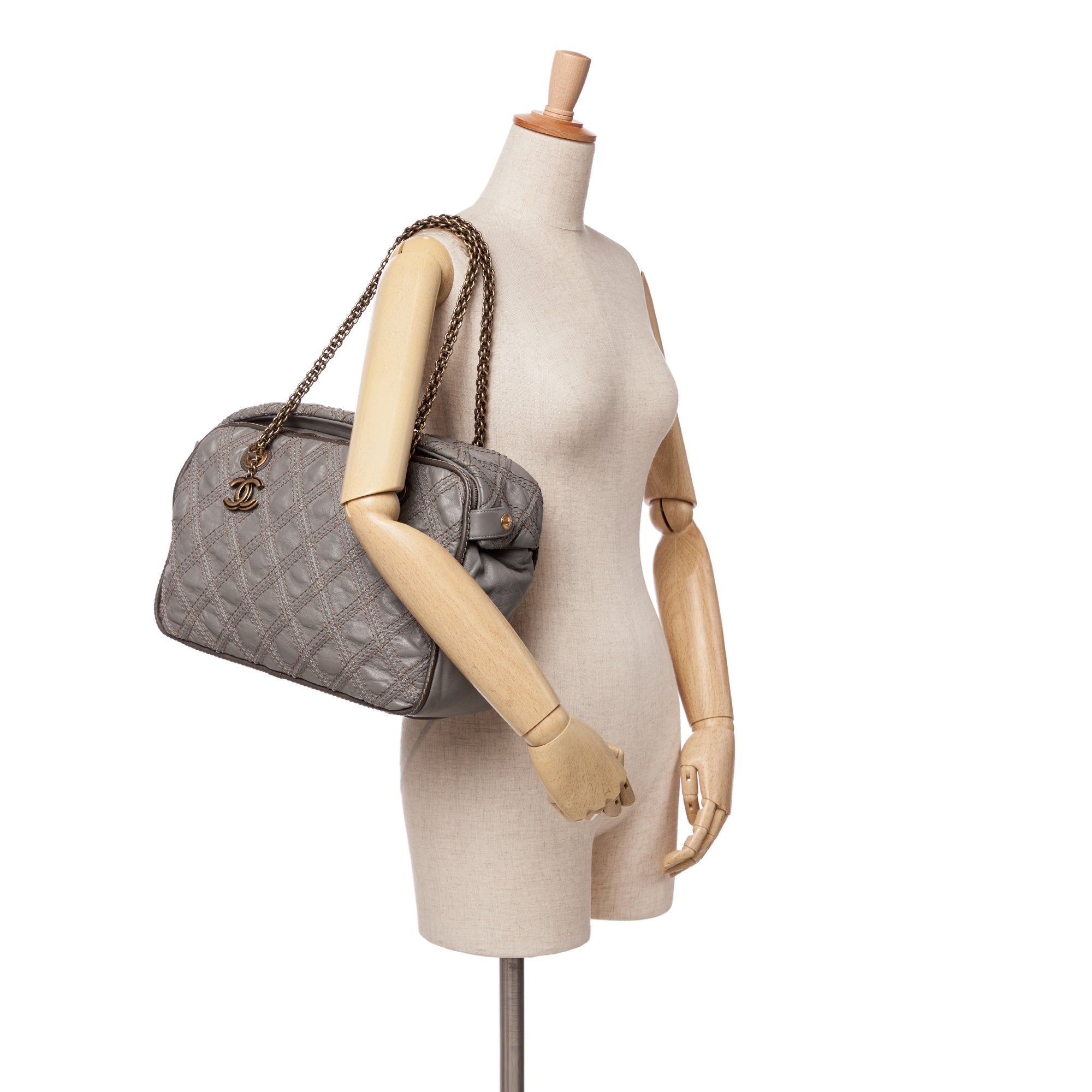 Chanel CC Quilted Calfskin Triptych Tote - image 11