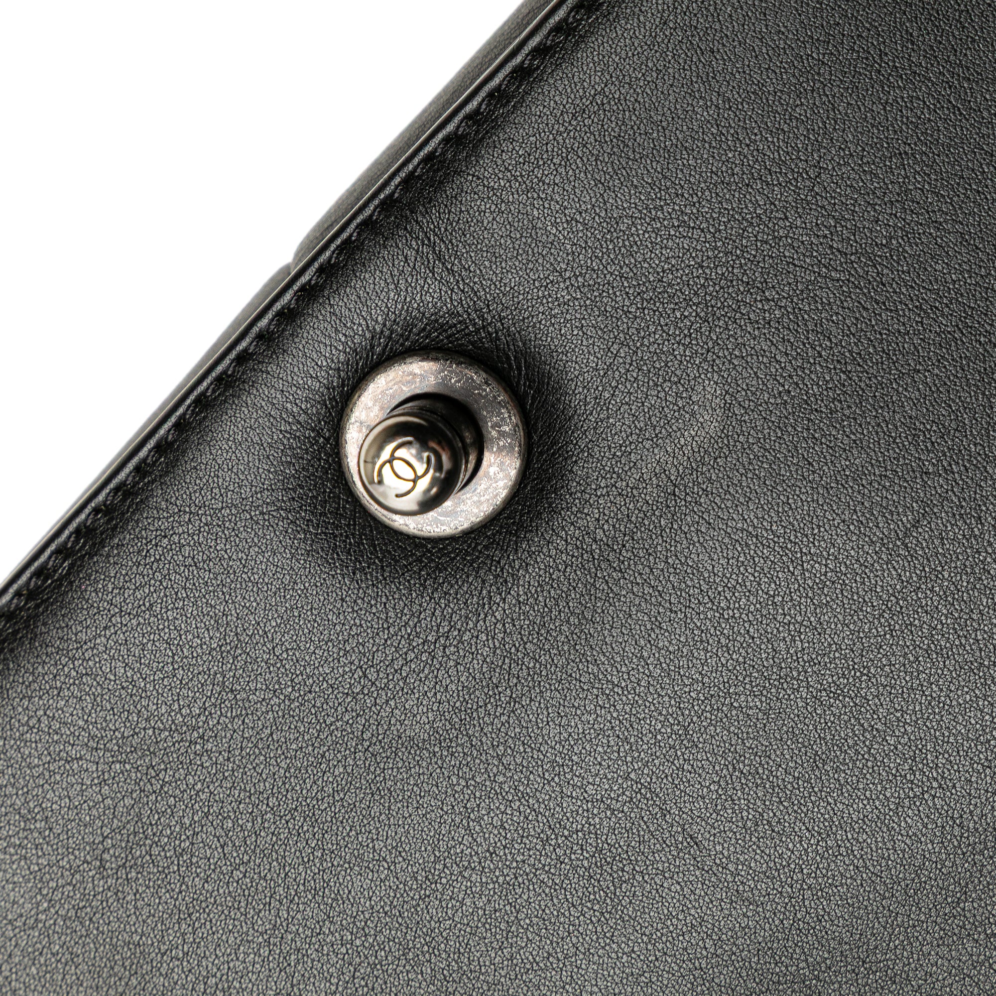 Chanel Old Medium Quilted Lambskin Boy Flap - image 9