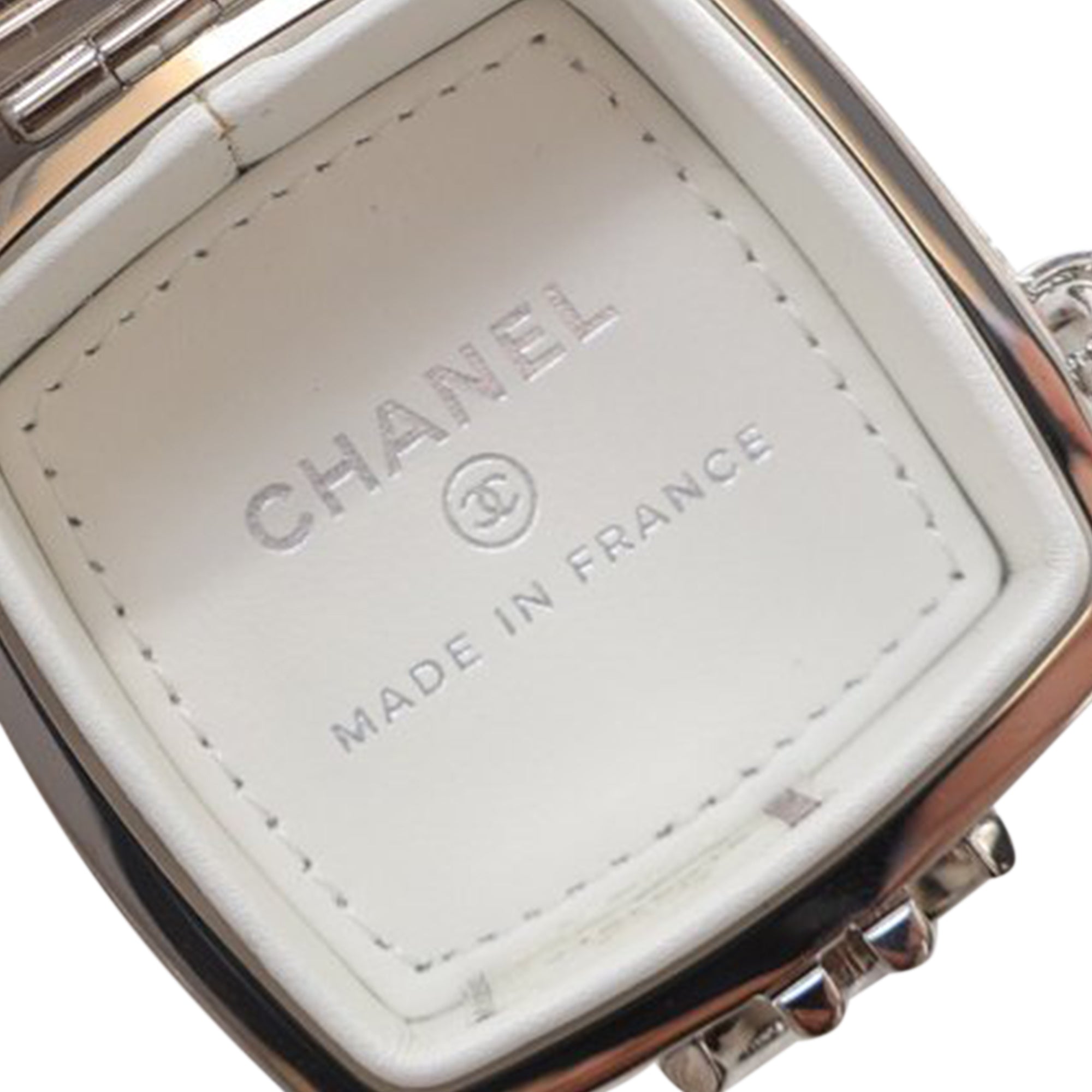 Chanel Patent Goatskin Make Up Box Clutch With Chain - image 5
