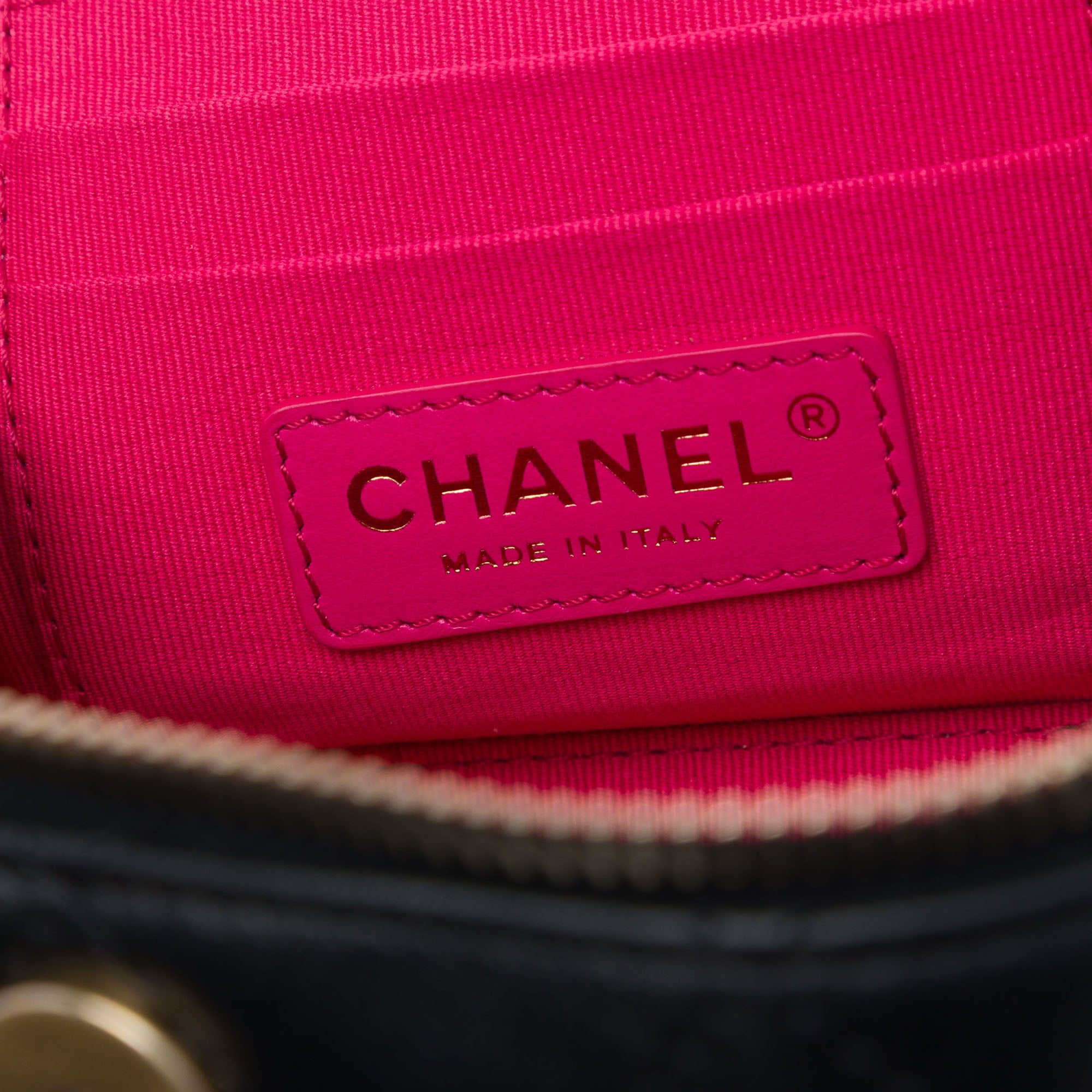 Chanel Small Quilted Calfskin Chain Bar Vanity Case with Chain - image 5
