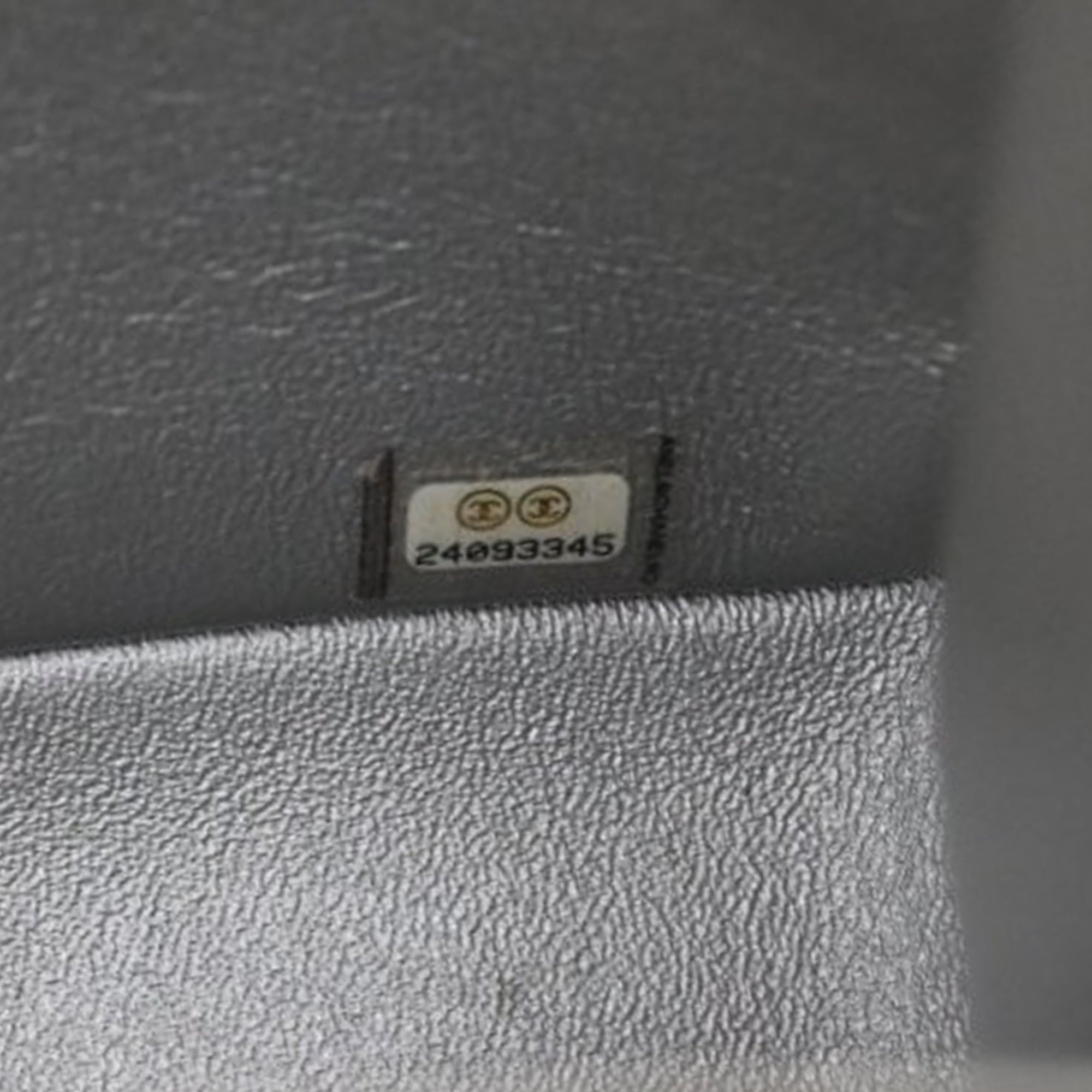 Chanel Jumbo Classic Caviar Double Flap - image 6