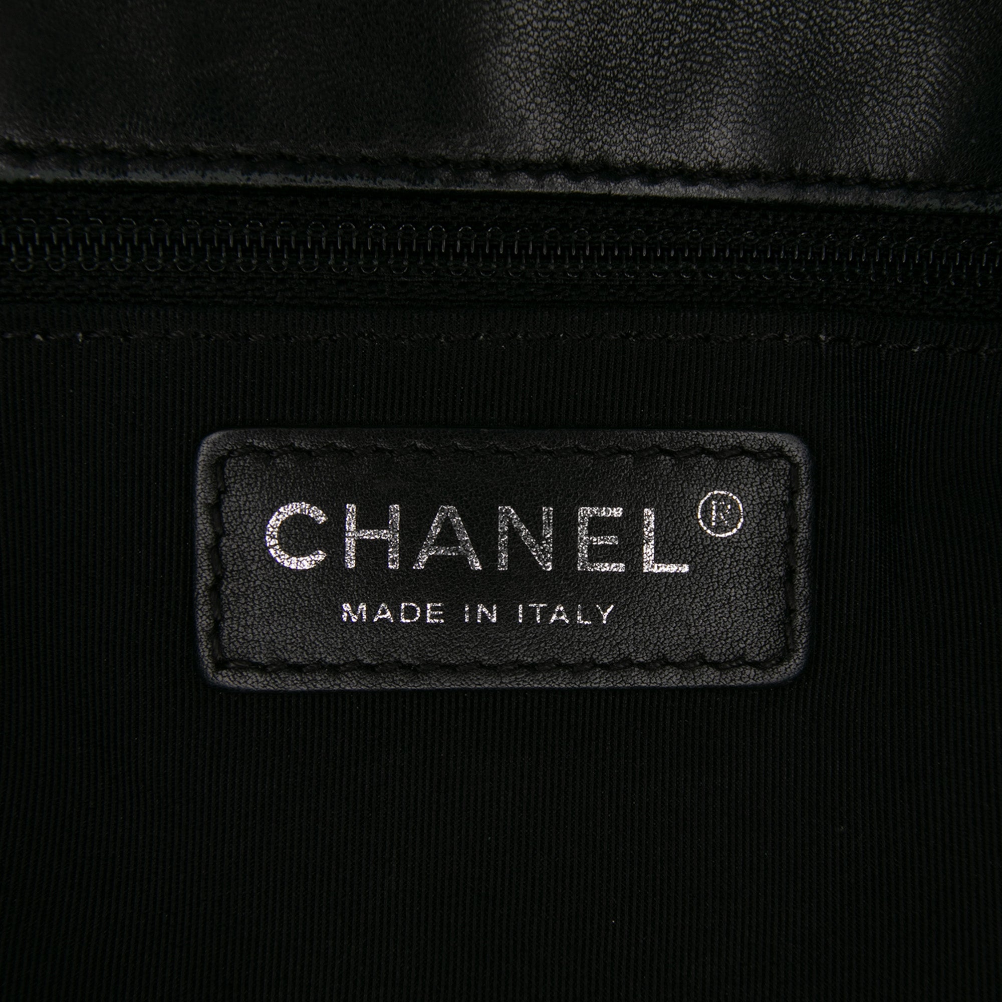 Chanel CC Quilted Lambskin Urban Delight Tote - image 5
