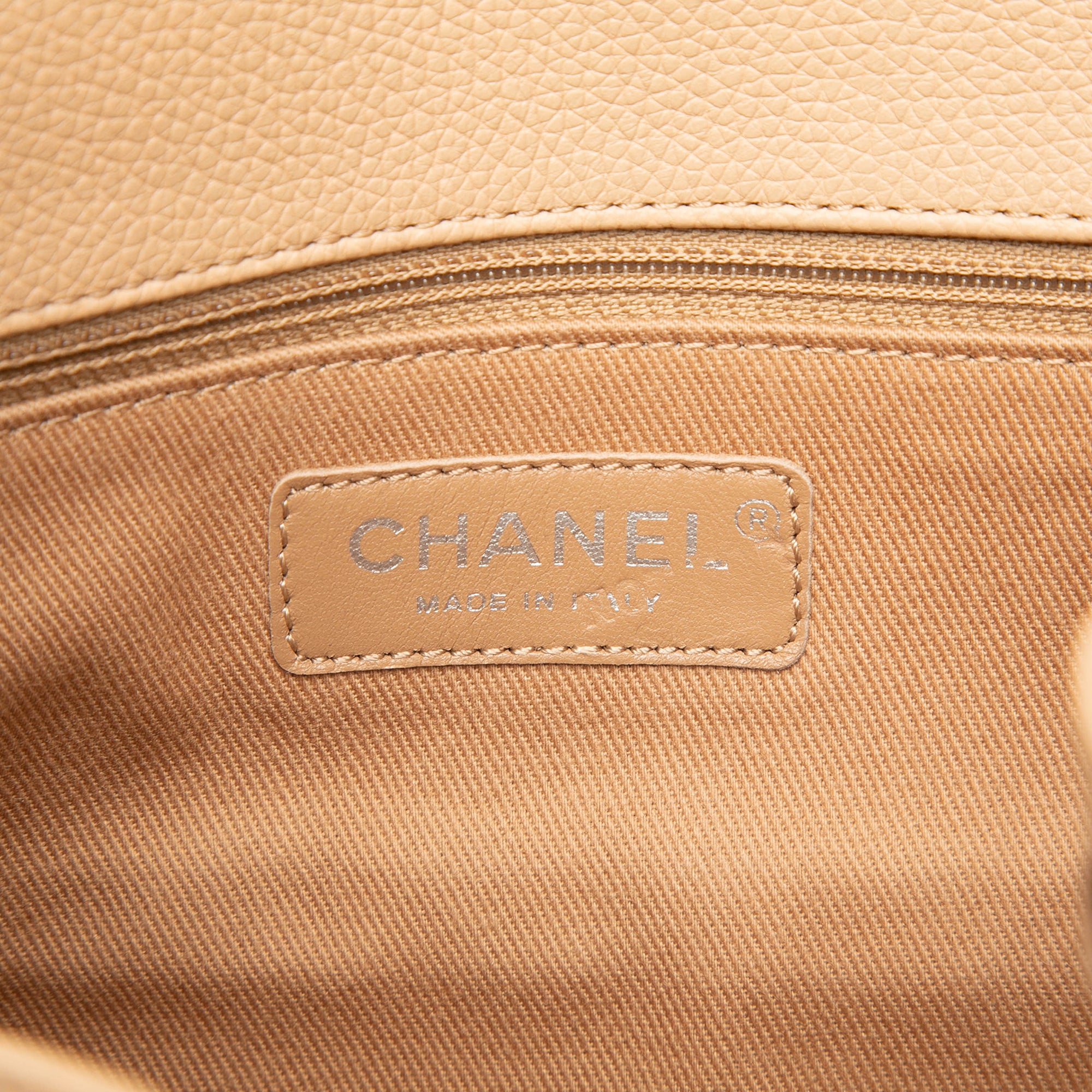 Chanel Quilted Grained Calfskin Accordion Saddle Bag - image 5