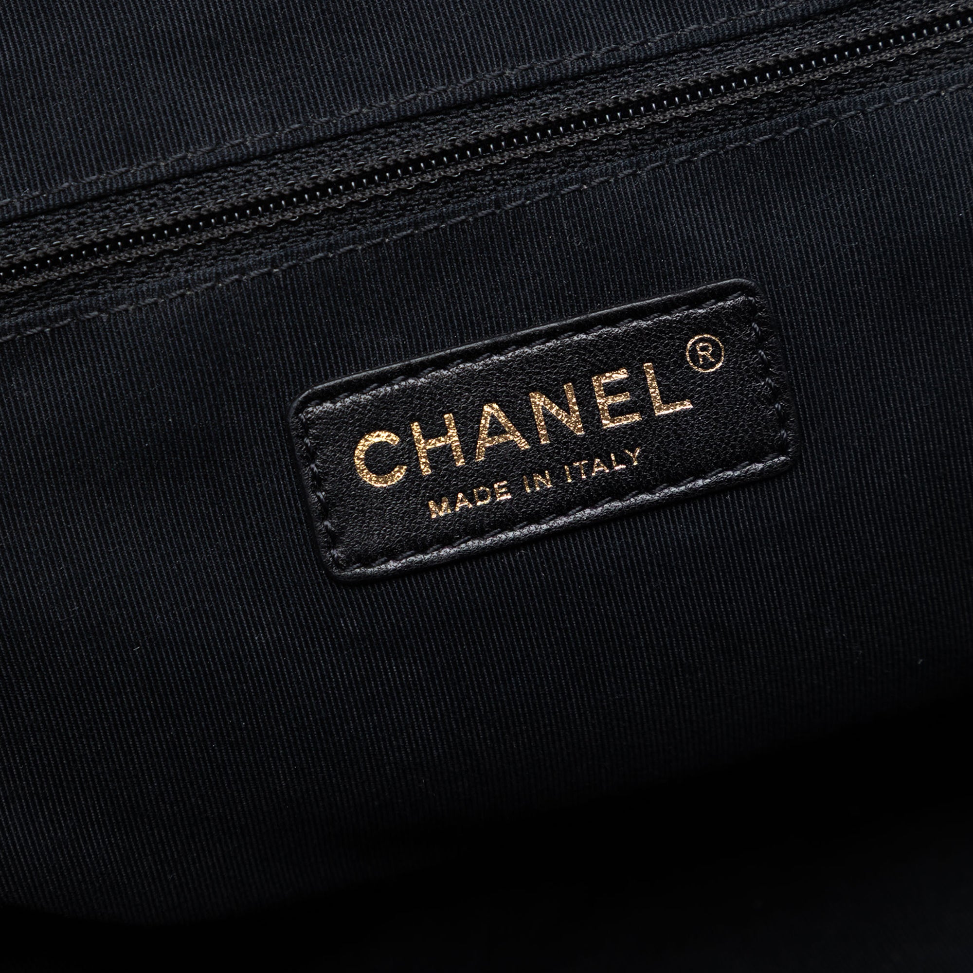 Chanel CC Lambskin Chic Knot Chain Shoulder Bag - image 5