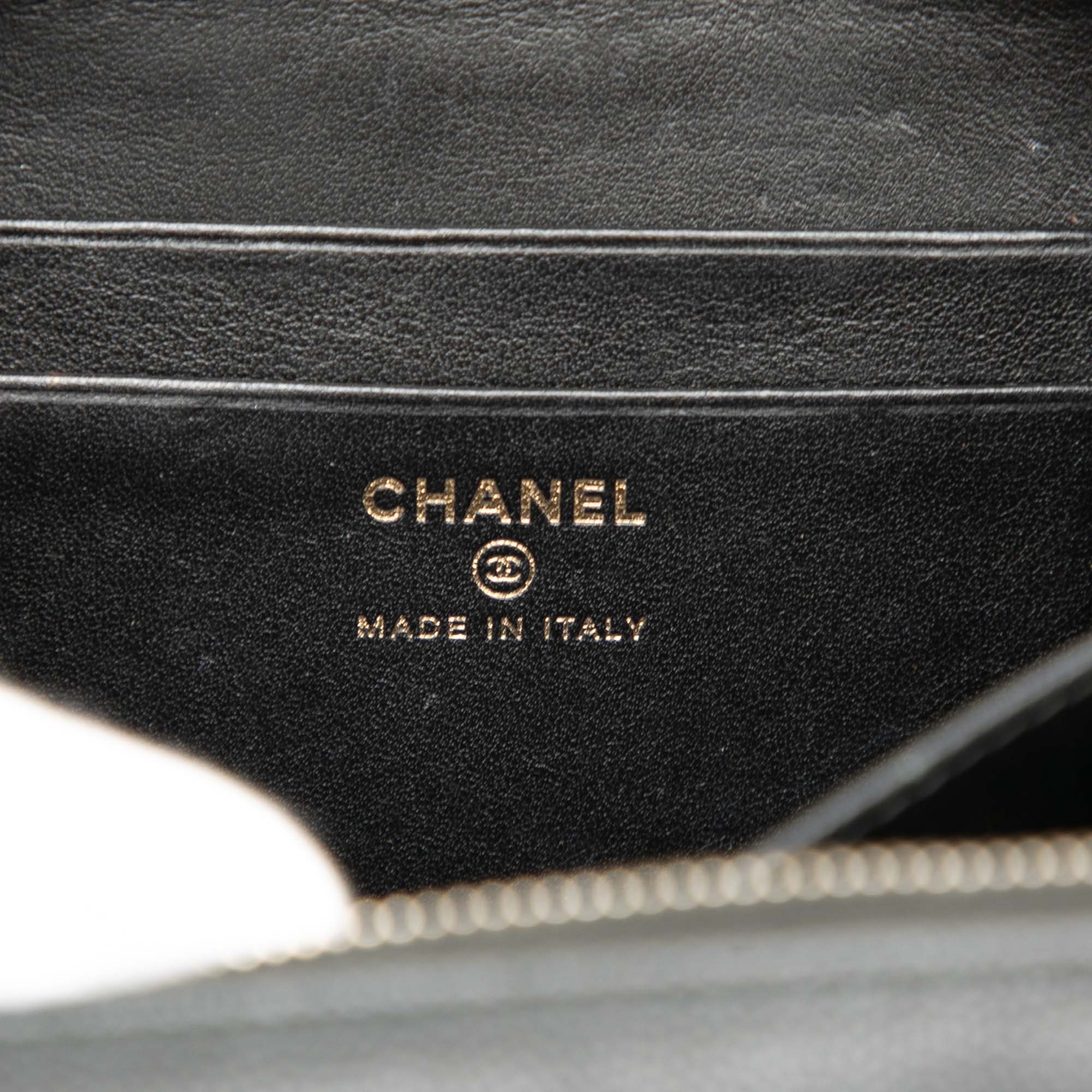 Chanel Mini Caviar CC Filigree Vanity Case - image 5