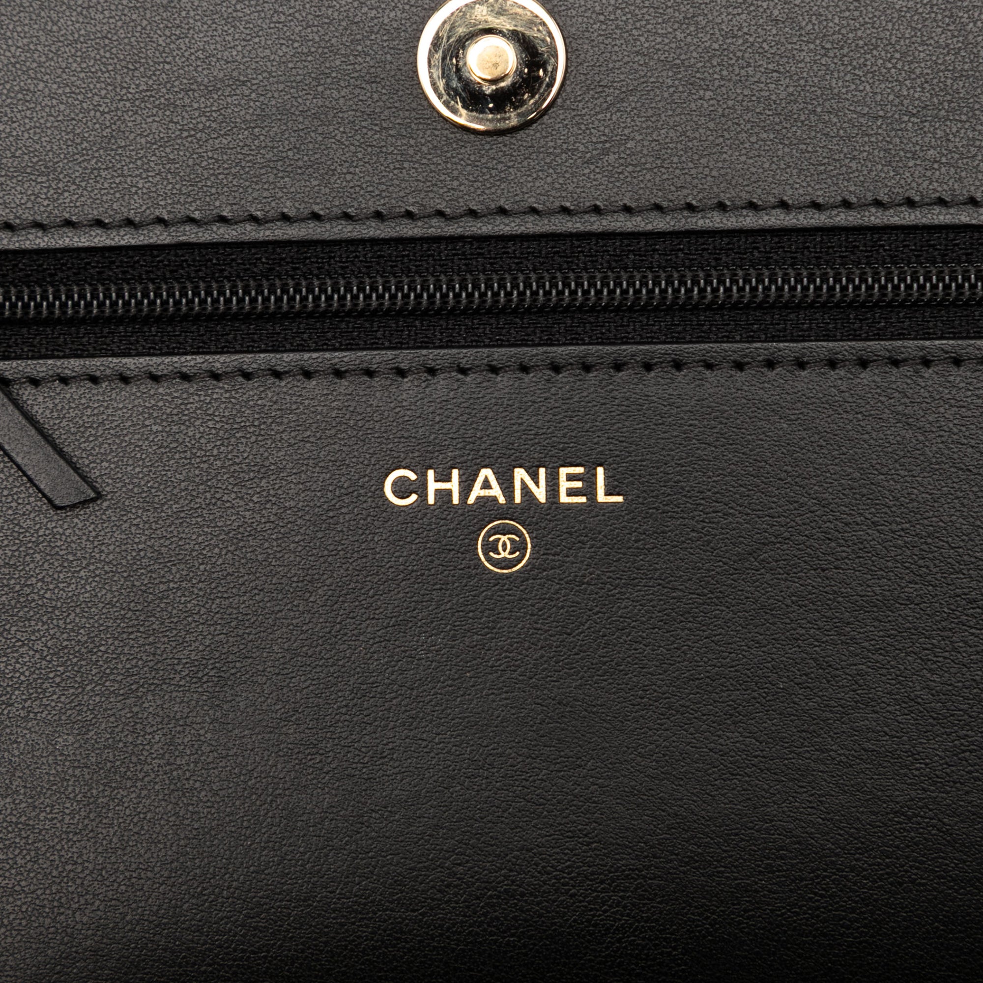 Chanel CC Houndstooth Tweed Wallet On Chain - image 5