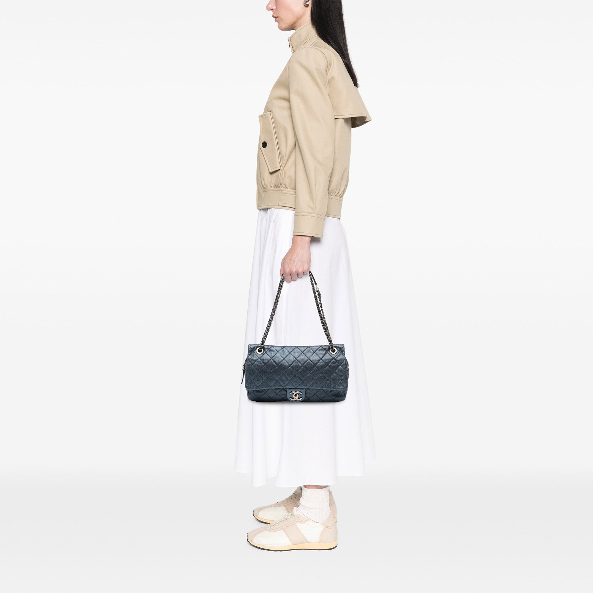 Chanel Jumbo Quilted Iridescent Caviar Easy Flap - image 11