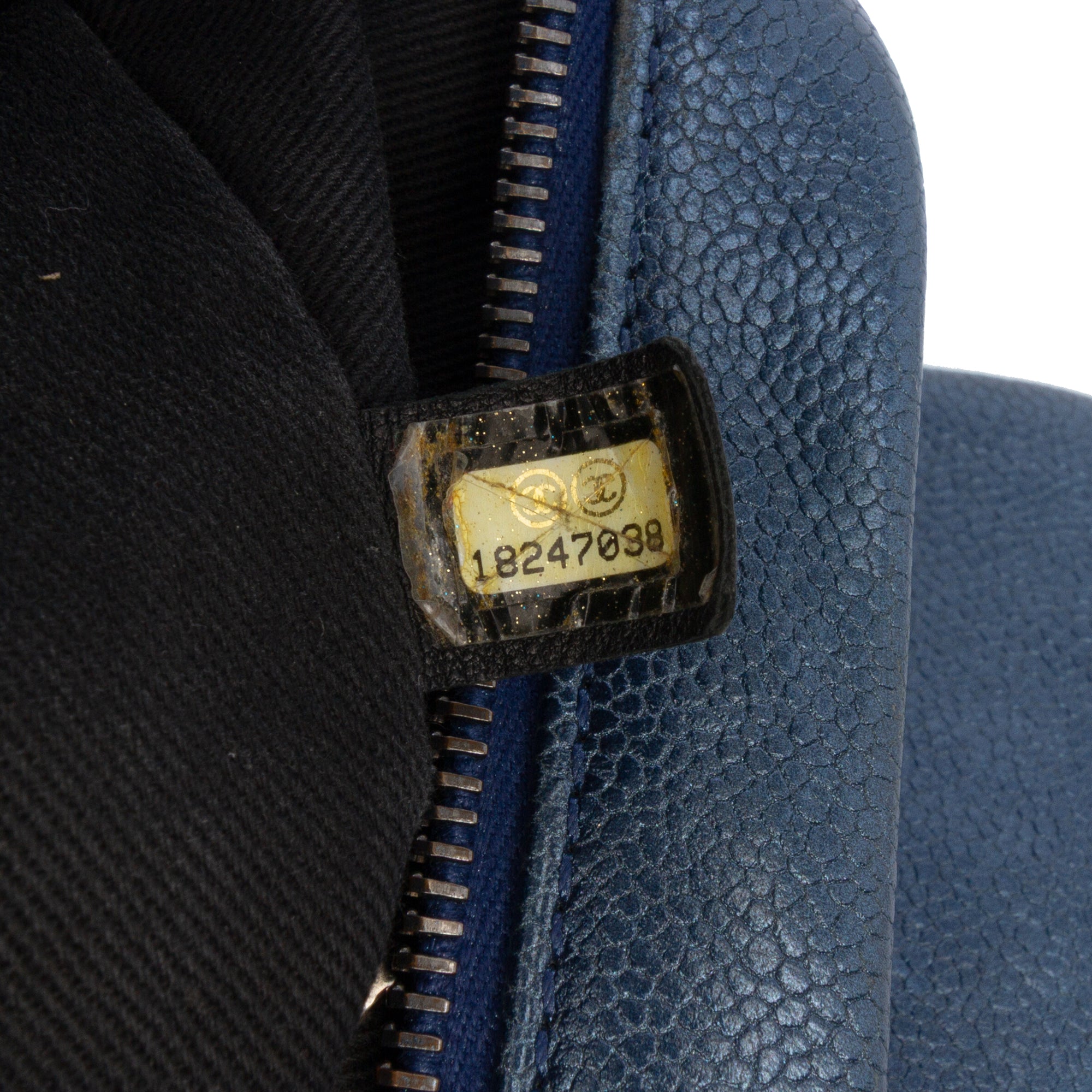Chanel Jumbo Quilted Iridescent Caviar Easy Flap - image 6