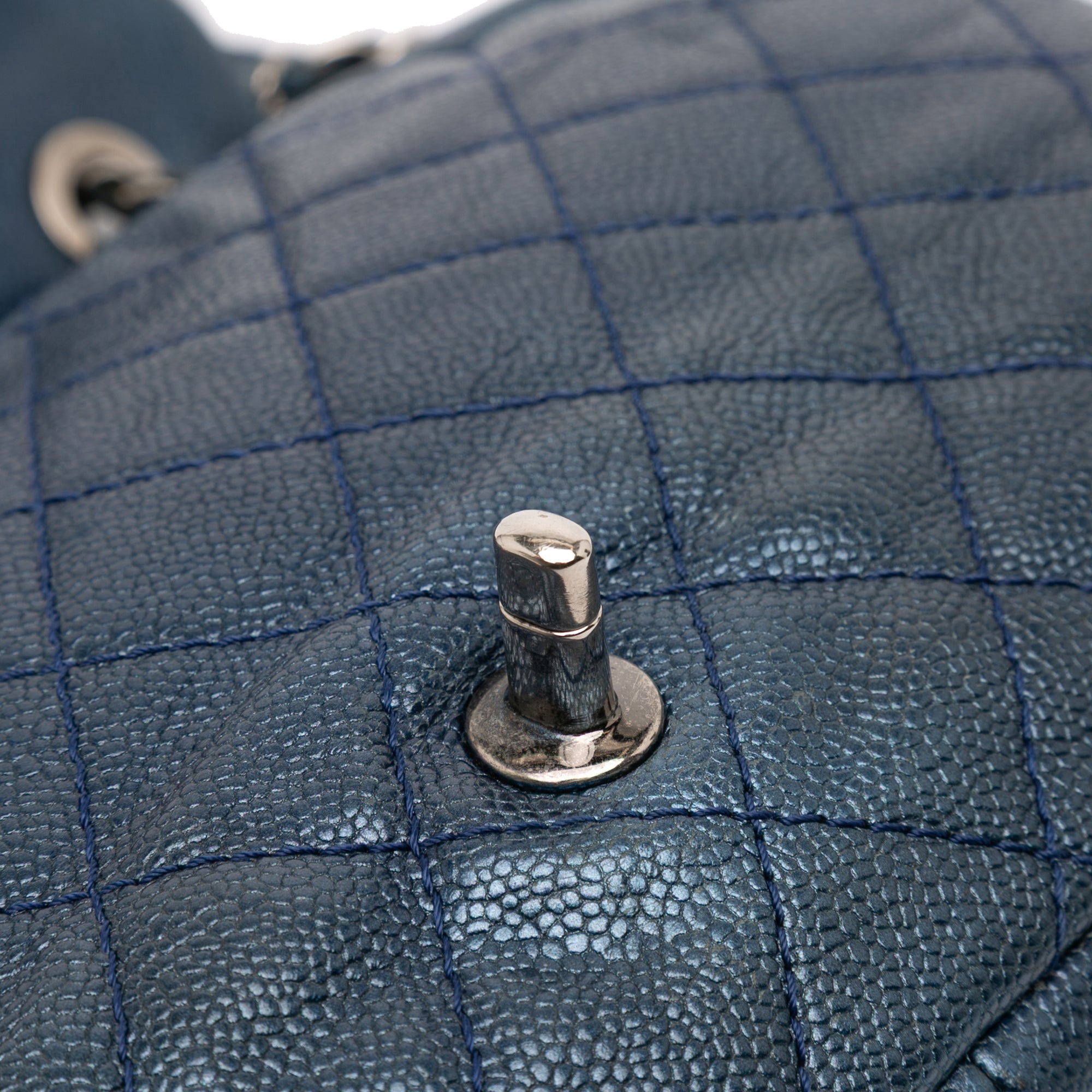 Chanel Jumbo Quilted Iridescent Caviar Easy Flap - image 9