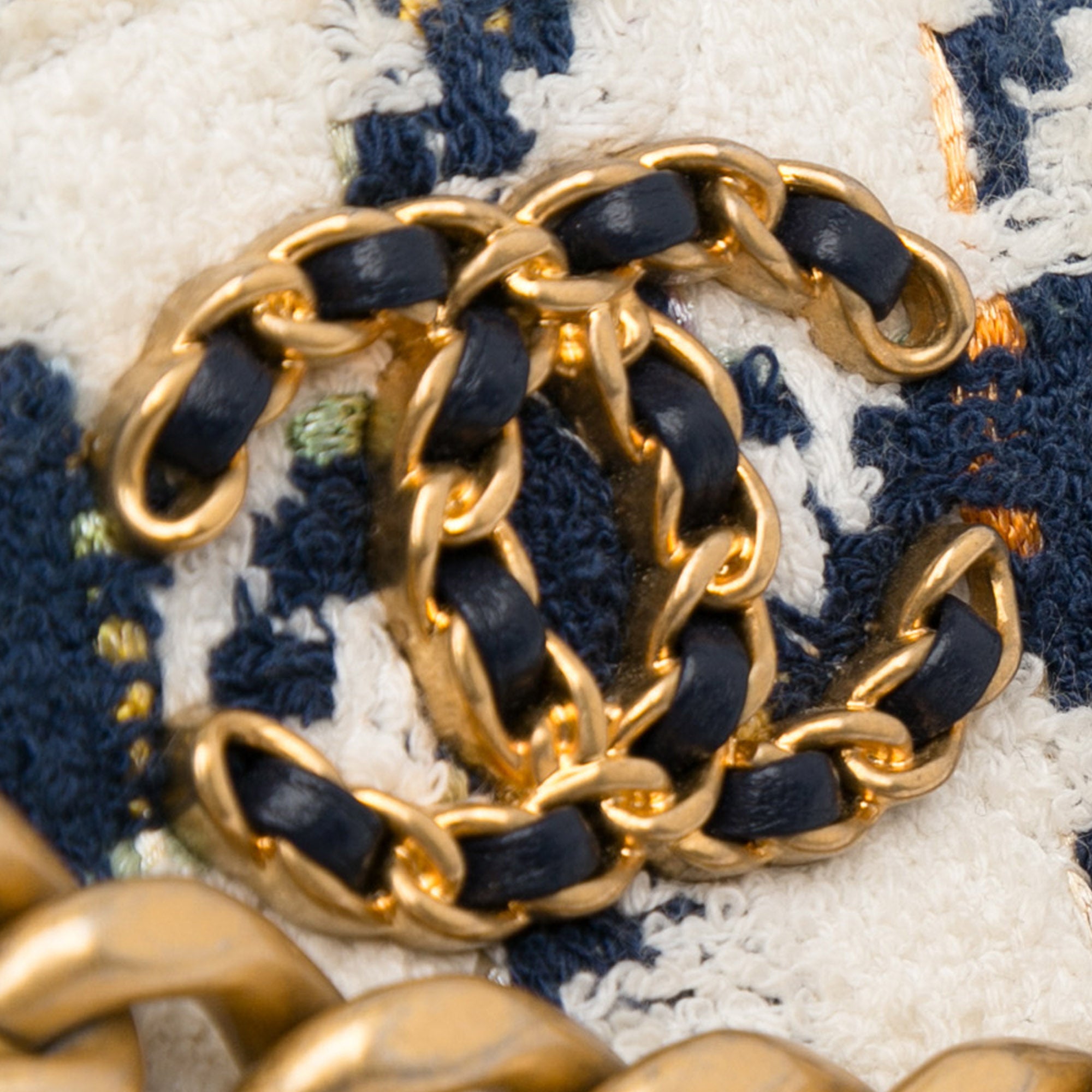 Chanel Tweed 19 Round Clutch with Chain - image 11