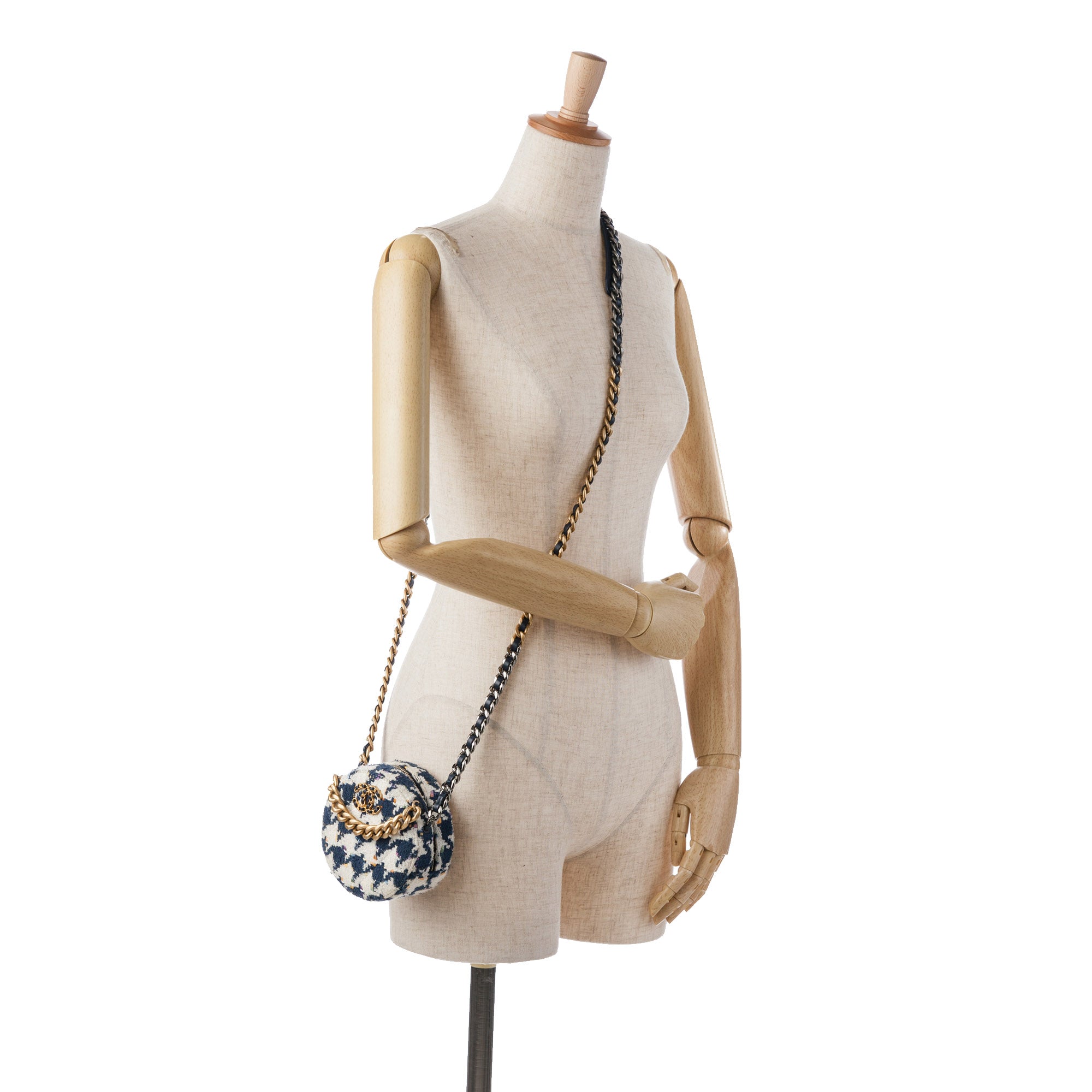Chanel Tweed 19 Round Clutch with Chain - image 14