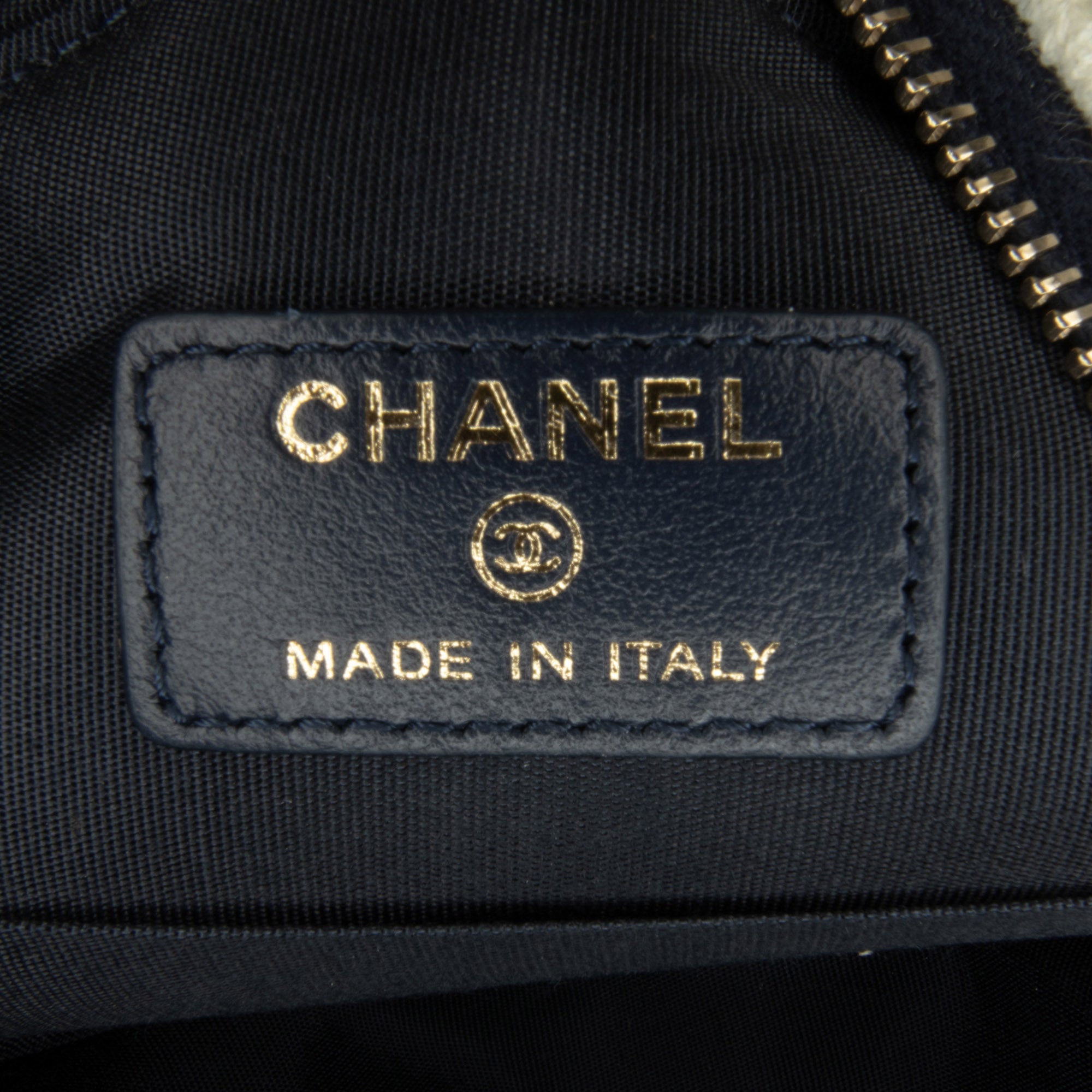 Chanel Tweed 19 Round Clutch with Chain - image 7