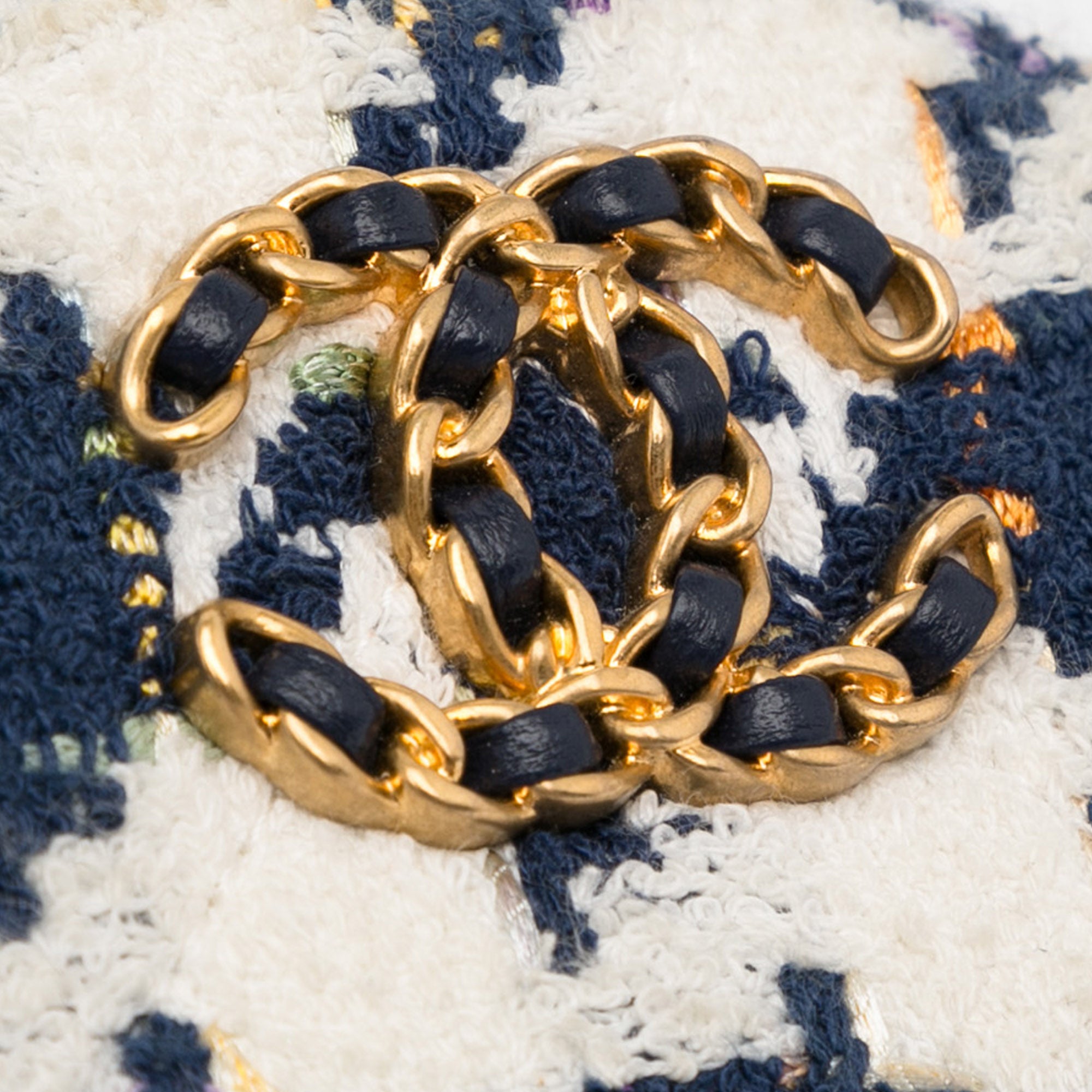 Chanel Tweed 19 Round Clutch with Chain - image 9