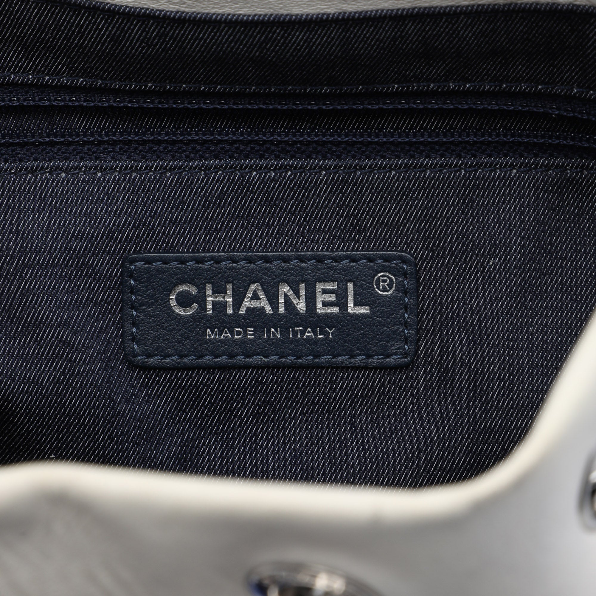 Chanel Venise Biarritz Mixed Fibers and Lambskin Drawstring Bucket Bag - image 5