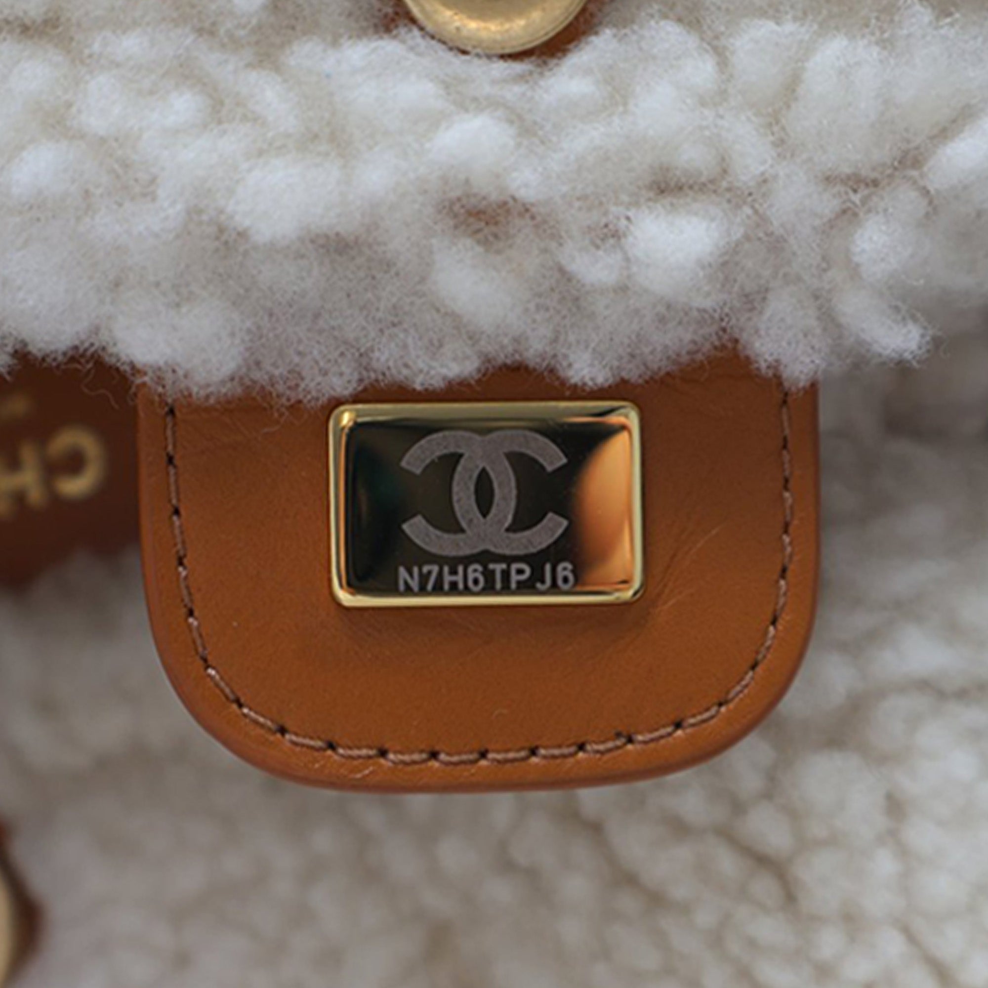 Chanel Large Quilted Suede 22 Hobo with Shearling Trim - image 7