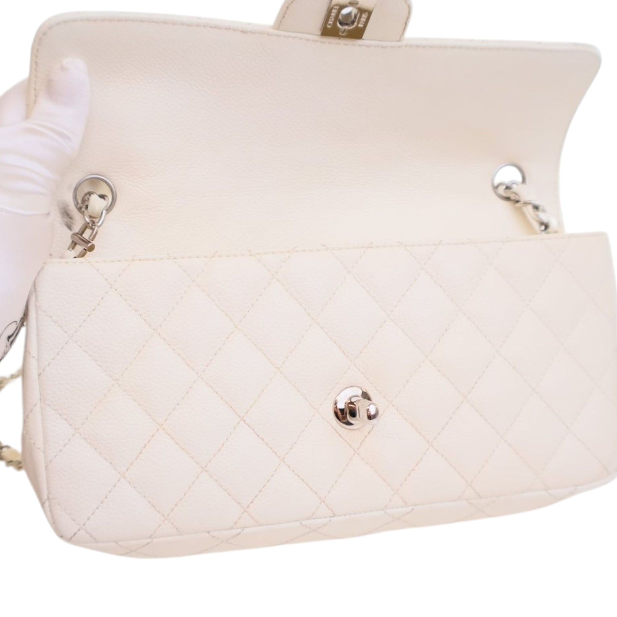 Chanel Classic Caviar East West Single Flap - image 6