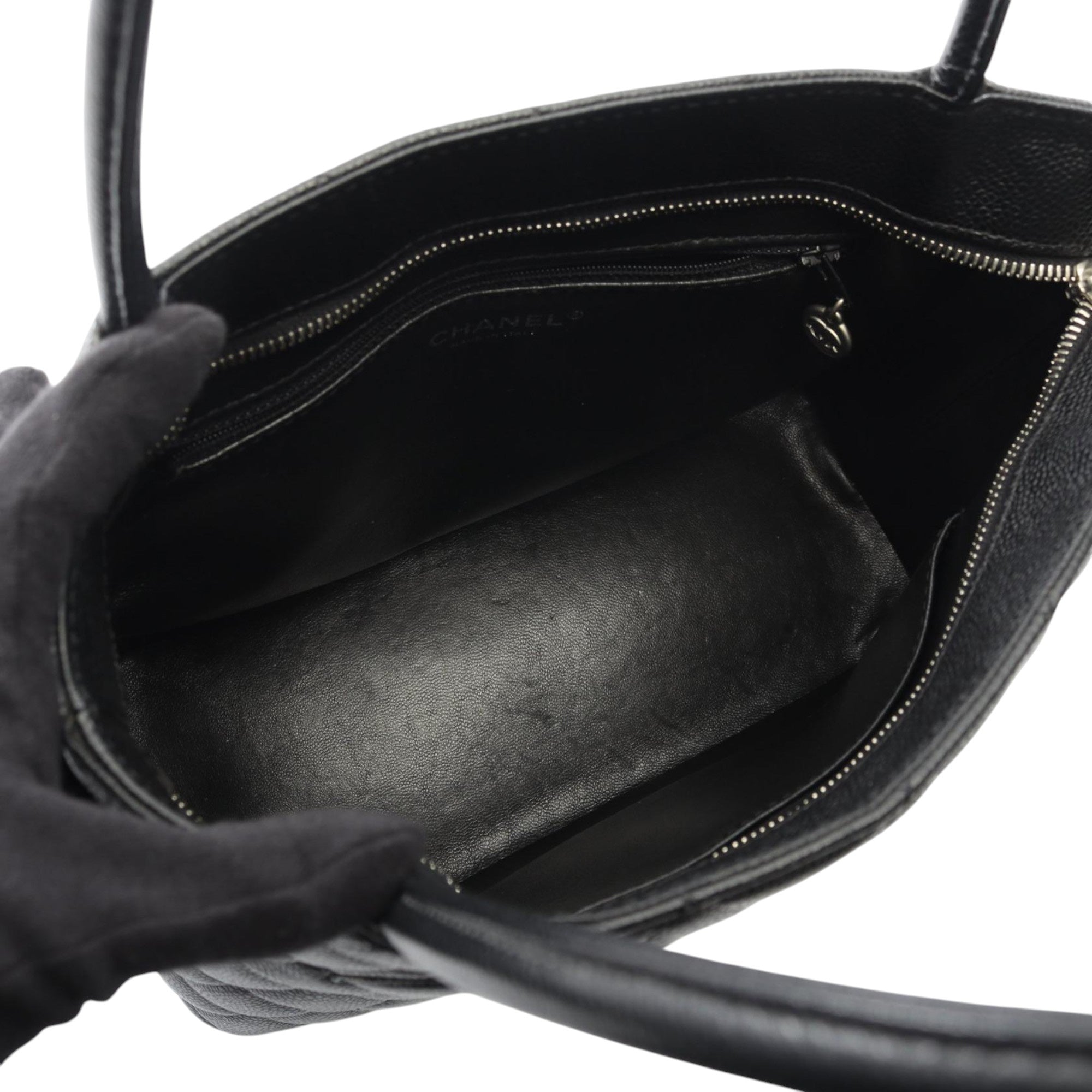 Chanel Caviar Medallion Tote - image 3