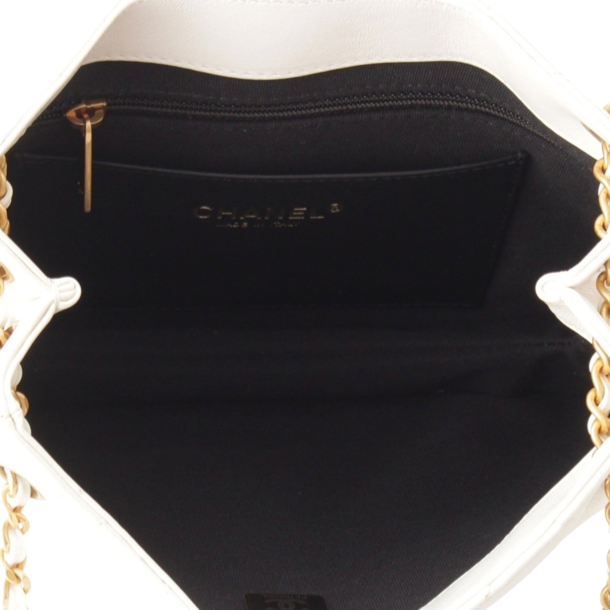 Chanel CC Quilted Lambskin Shoulder Bag - image 7
