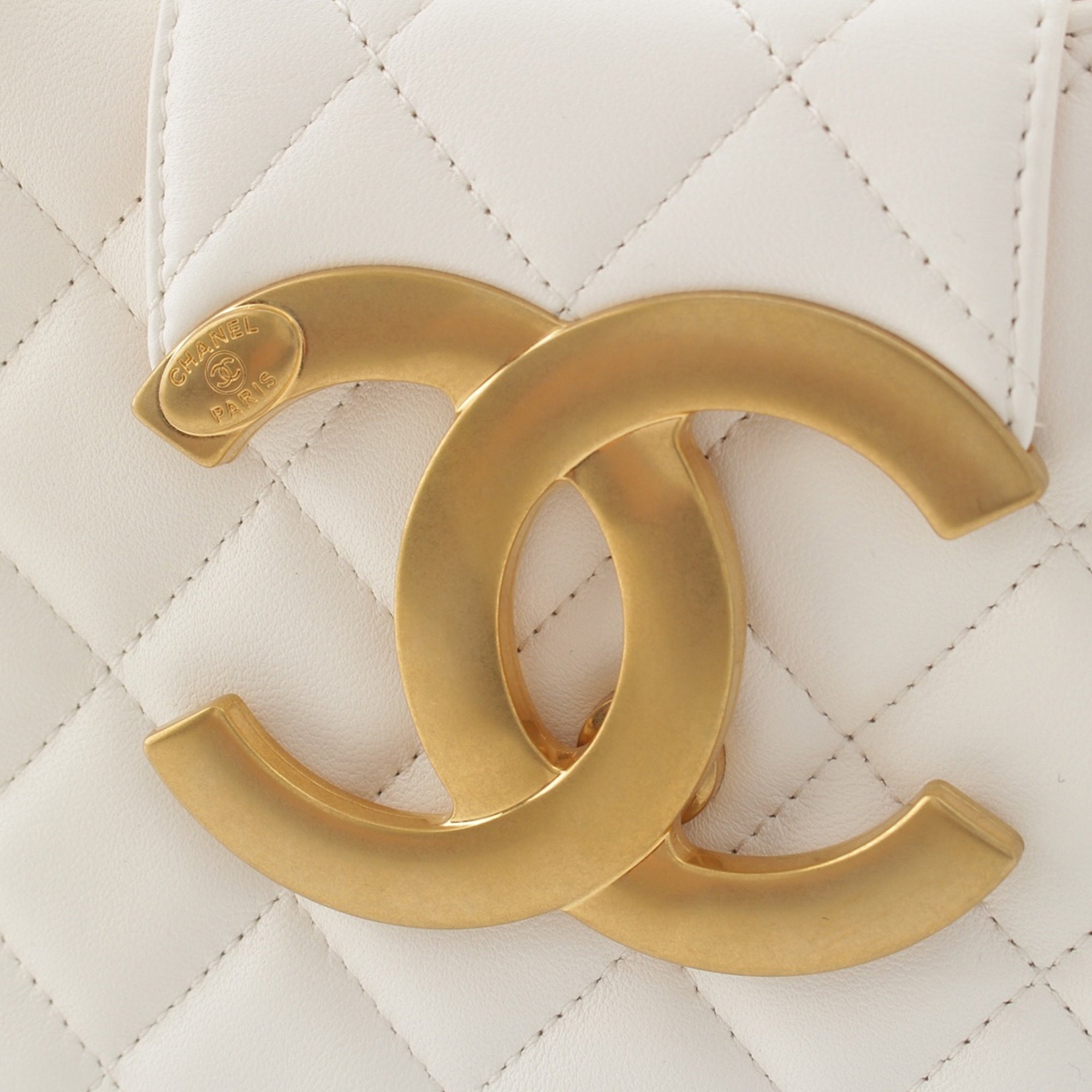Chanel CC Quilted Lambskin Shoulder Bag - image 9