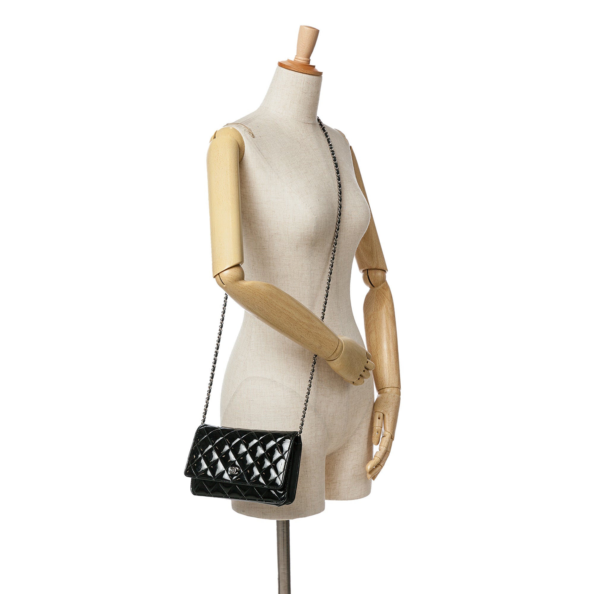 Chanel CC Quilted Patent Wallet On Chain - image 9