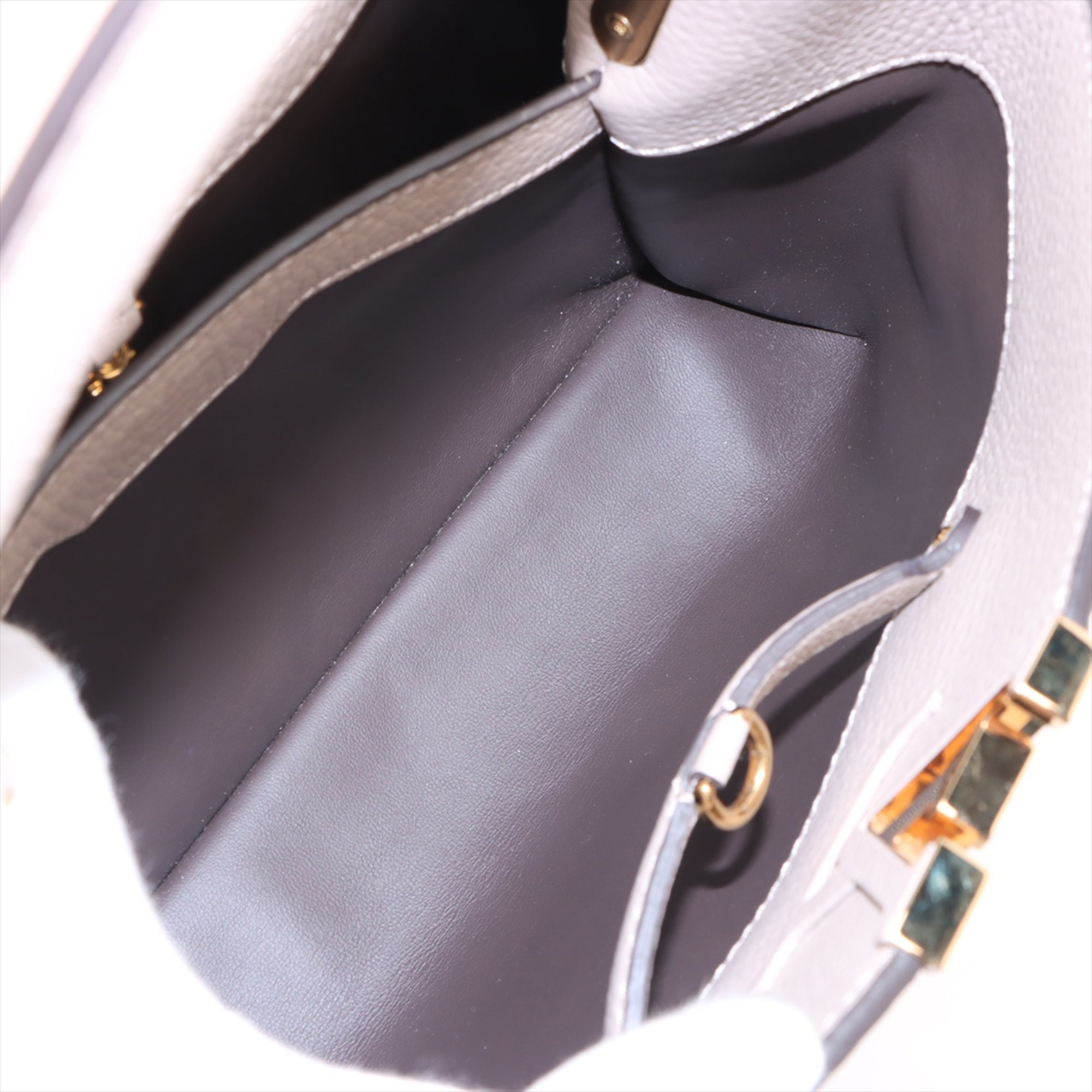 Louis Vuitton Taurillon Capucines MM - image 4