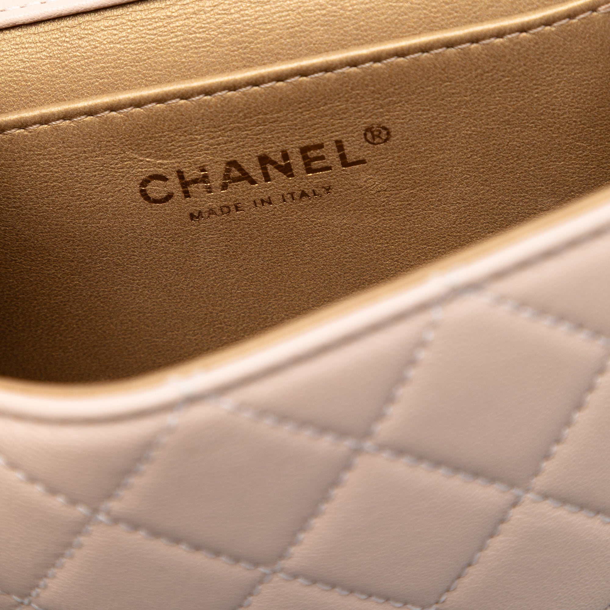 Chanel Small Quilted Lambskin Chic Pearls Flap - image 5