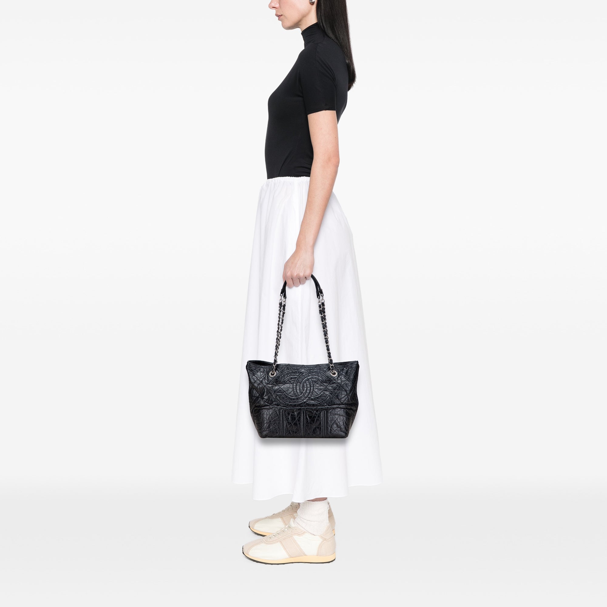 Chanel Distressed Calfskin Shopping In Moscow Tote - image 10