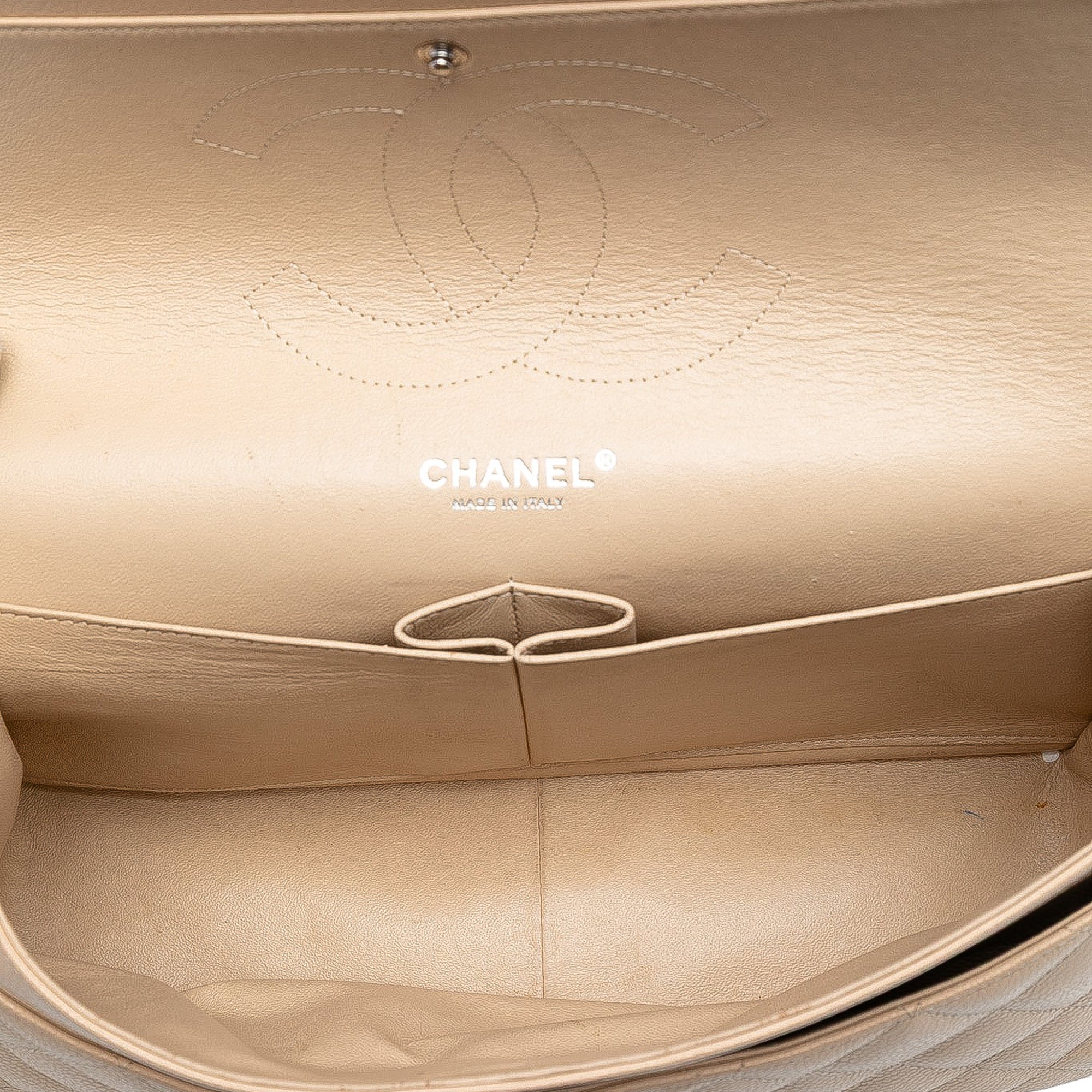 Chanel Jumbo Classic Caviar Double Flap - image 4
