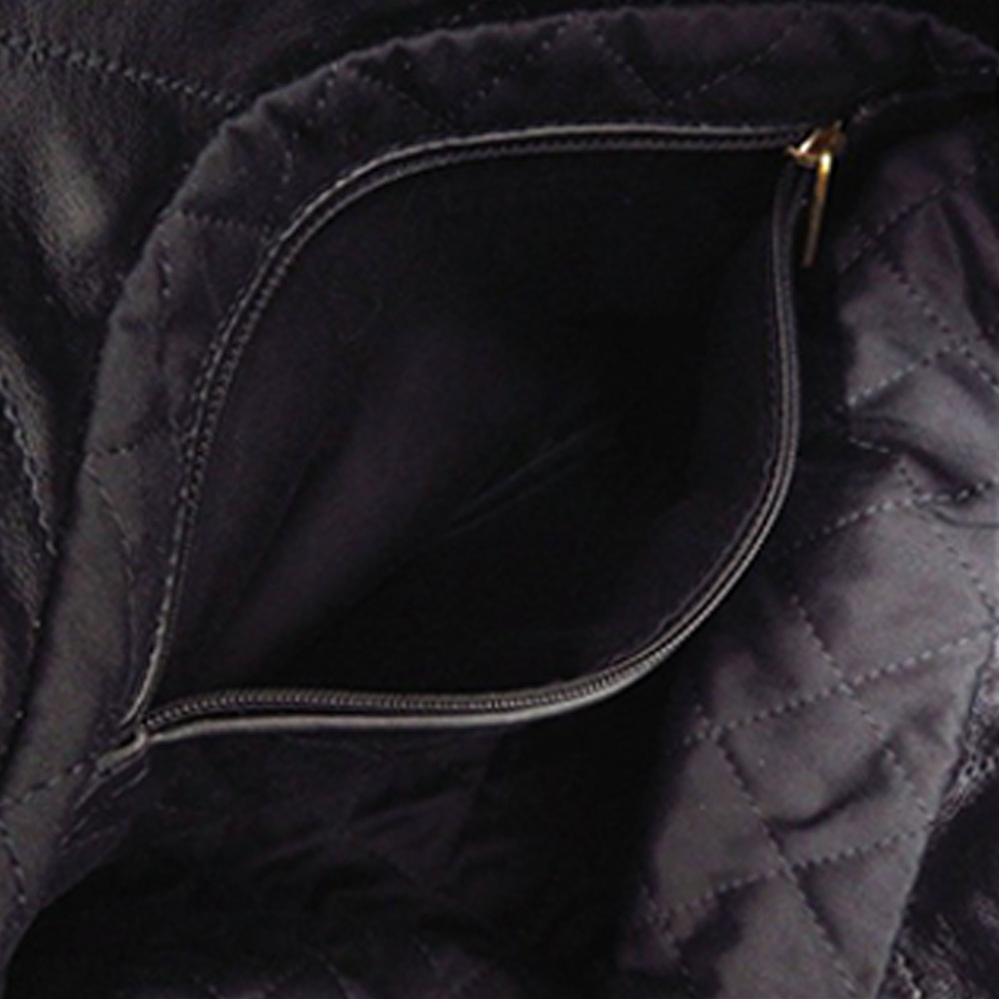 Chanel Small Quilted Shiny Calfskin 22 Handbag - image 5